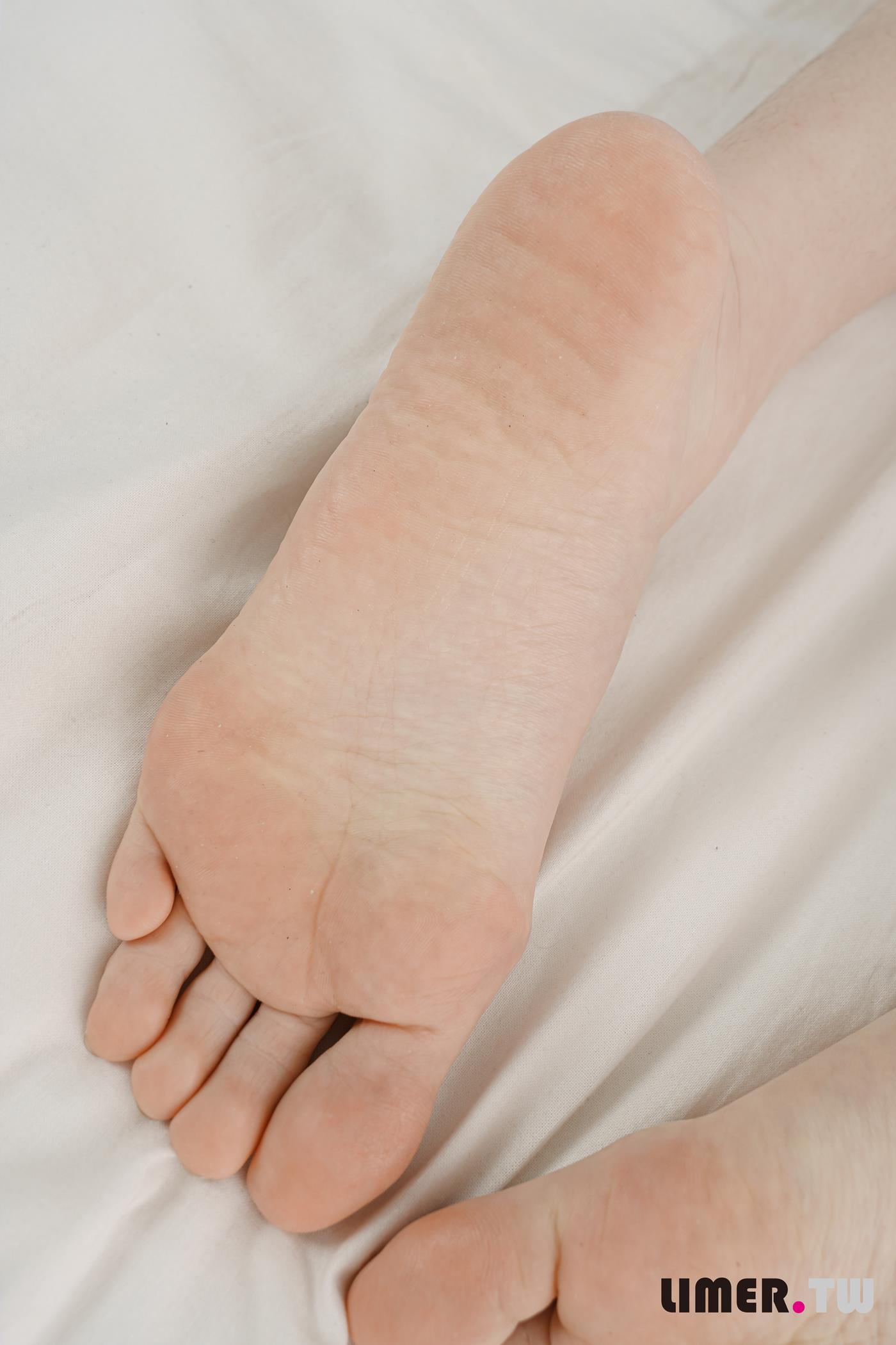 图片[102]-Limerence原创 NO.054 Lily 泳装处女作极品裸足出道即巔峰[165P] – 速更版-美库