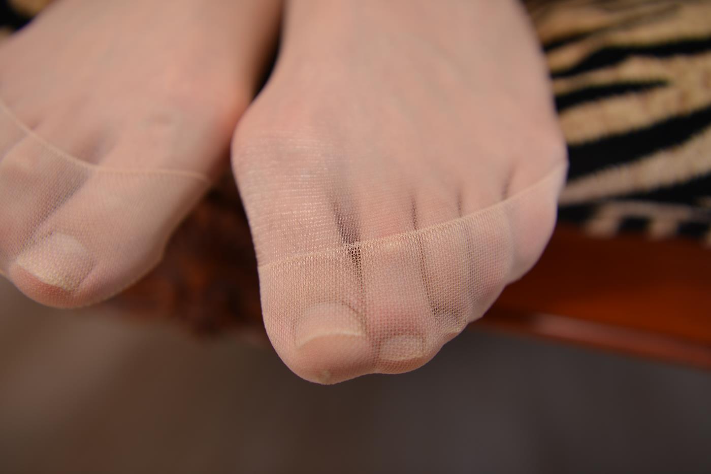 图片[49]-[Sexy Asian Girls Feet] NO.024 模特苏溪的姓感的40码肉丝大脚丫 [97P] – 速更版-美库