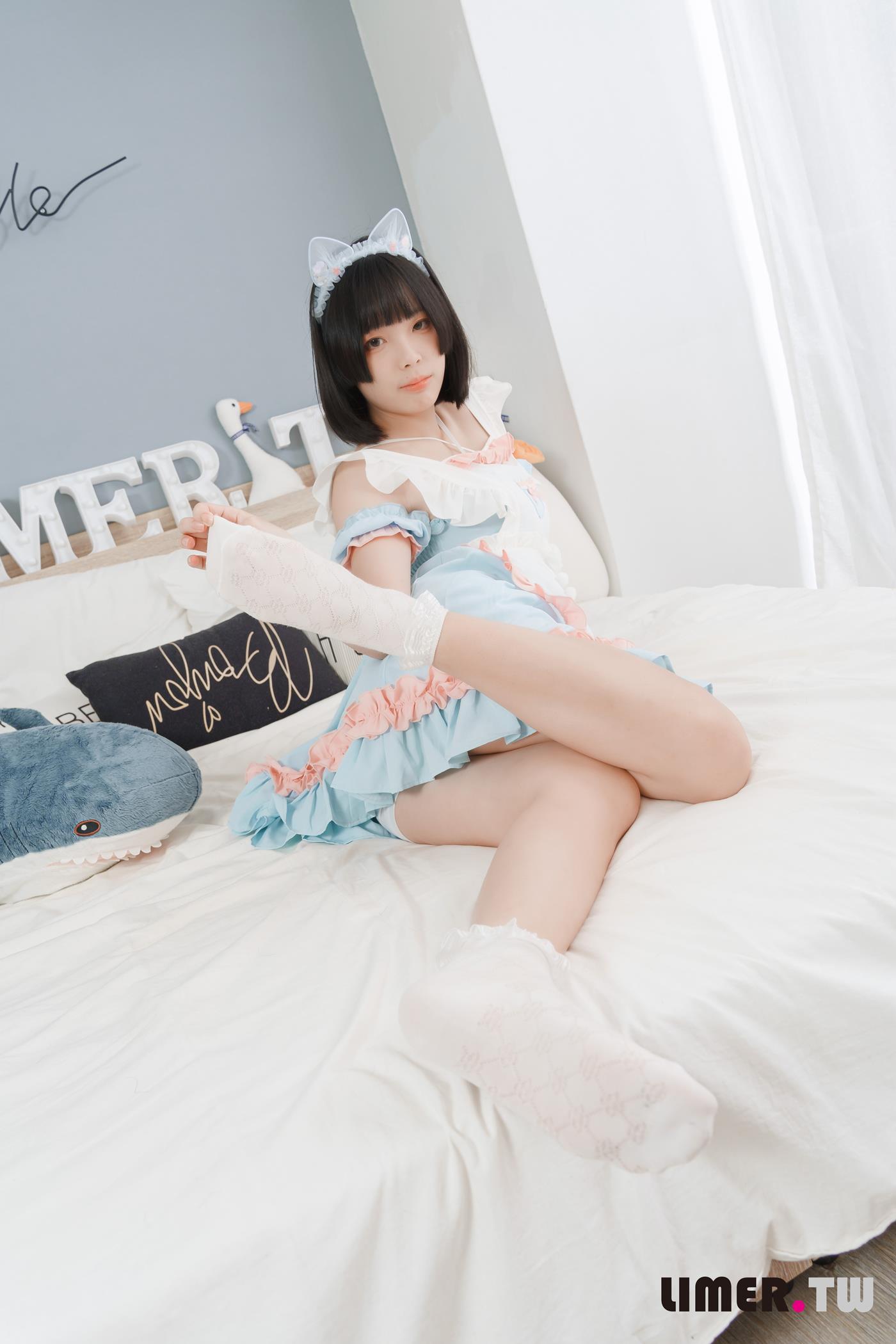 图片[20]-Limerence原创 NO.055 之之 女仆装扮柔嫩欧派与裸足 请主人享用[170P] – 速更版-美库