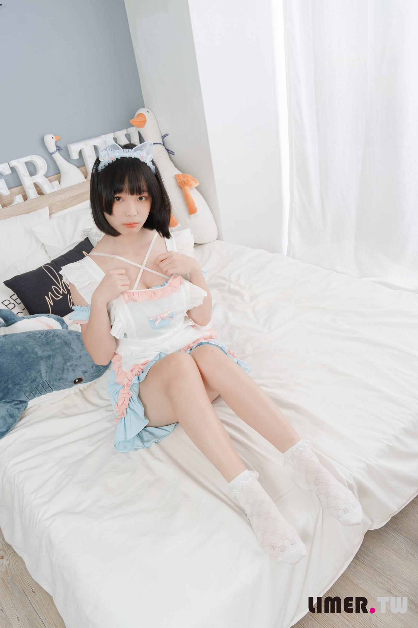 图片[21]-Limerence原创 NO.055 之之 女仆装扮柔嫩欧派与裸足 请主人享用[170P] – 速更版-美库