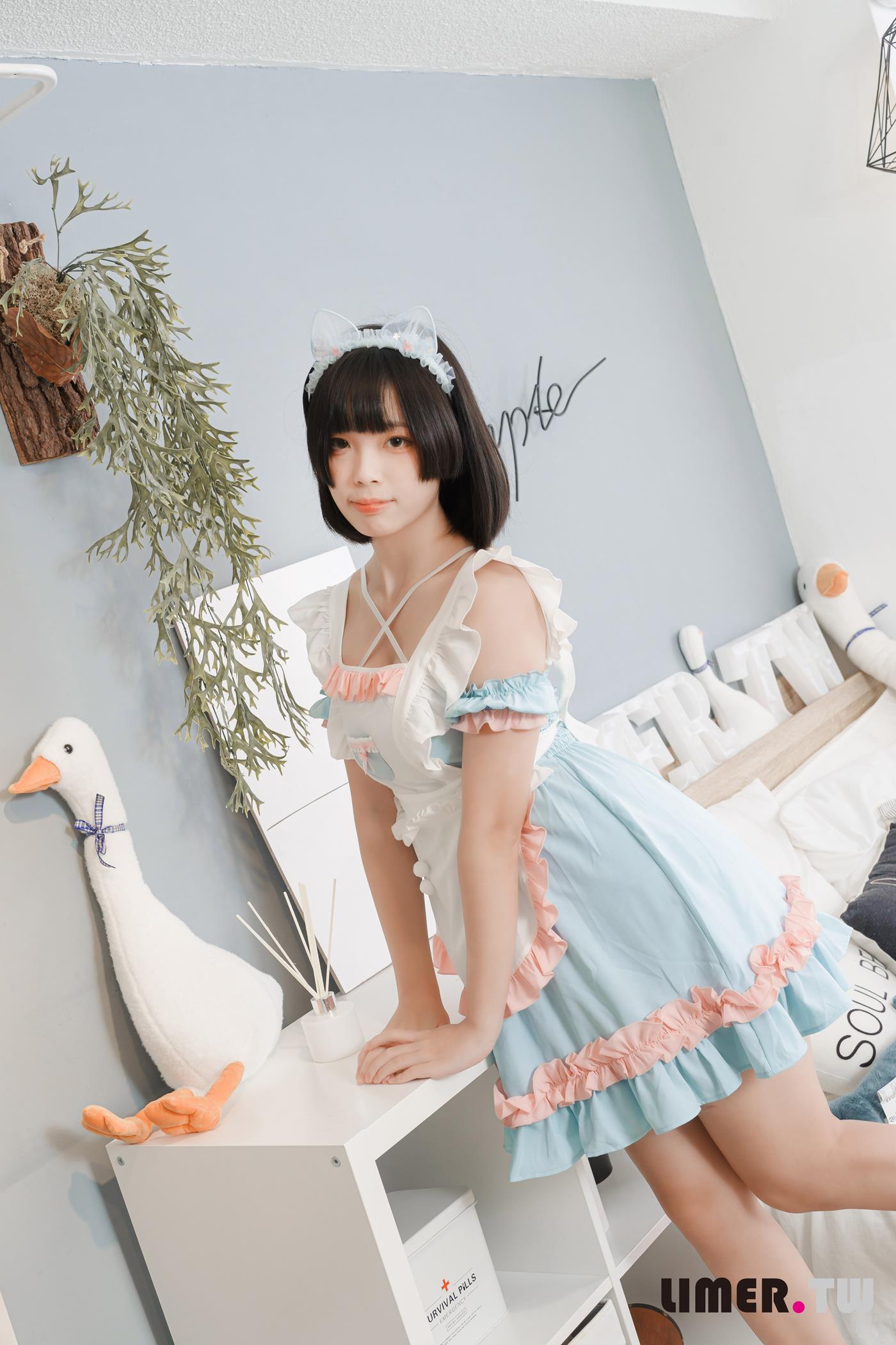 图片[34]-Limerence原创 NO.055 之之 女仆装扮柔嫩欧派与裸足 请主人享用[170P] – 速更版-美库