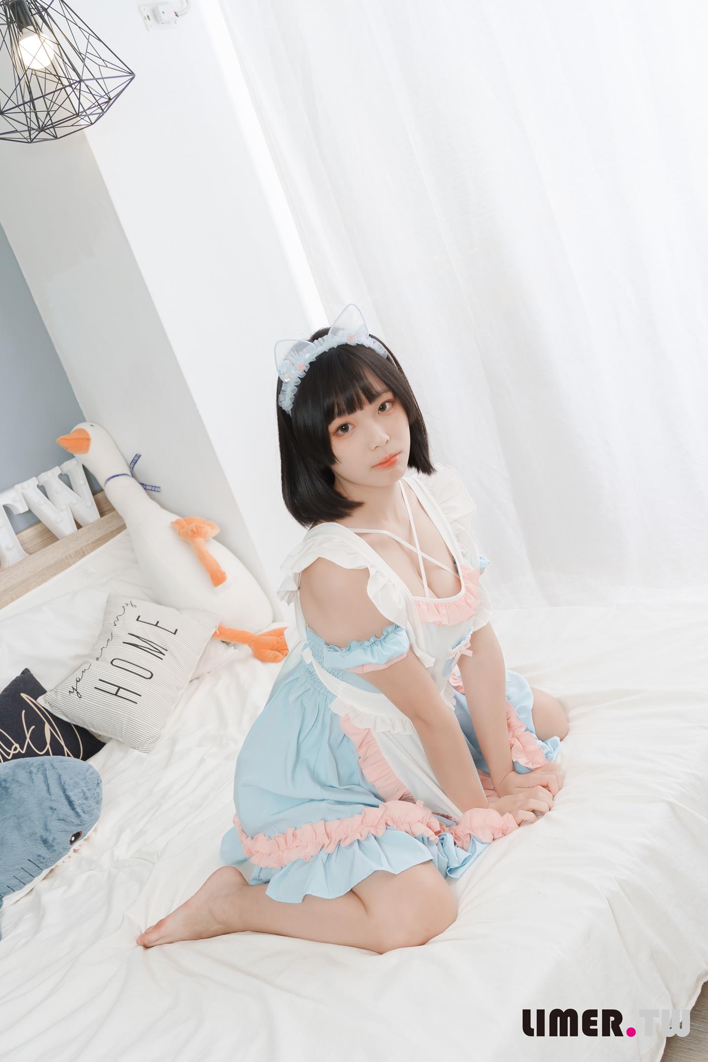 图片[58]-Limerence原创 NO.055 之之 女仆装扮柔嫩欧派与裸足 请主人享用[170P] – 速更版-美库