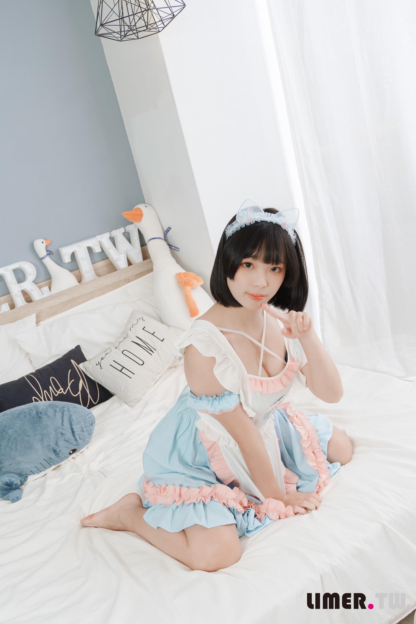 图片[59]-Limerence原创 NO.055 之之 女仆装扮柔嫩欧派与裸足 请主人享用[170P] – 速更版-美库