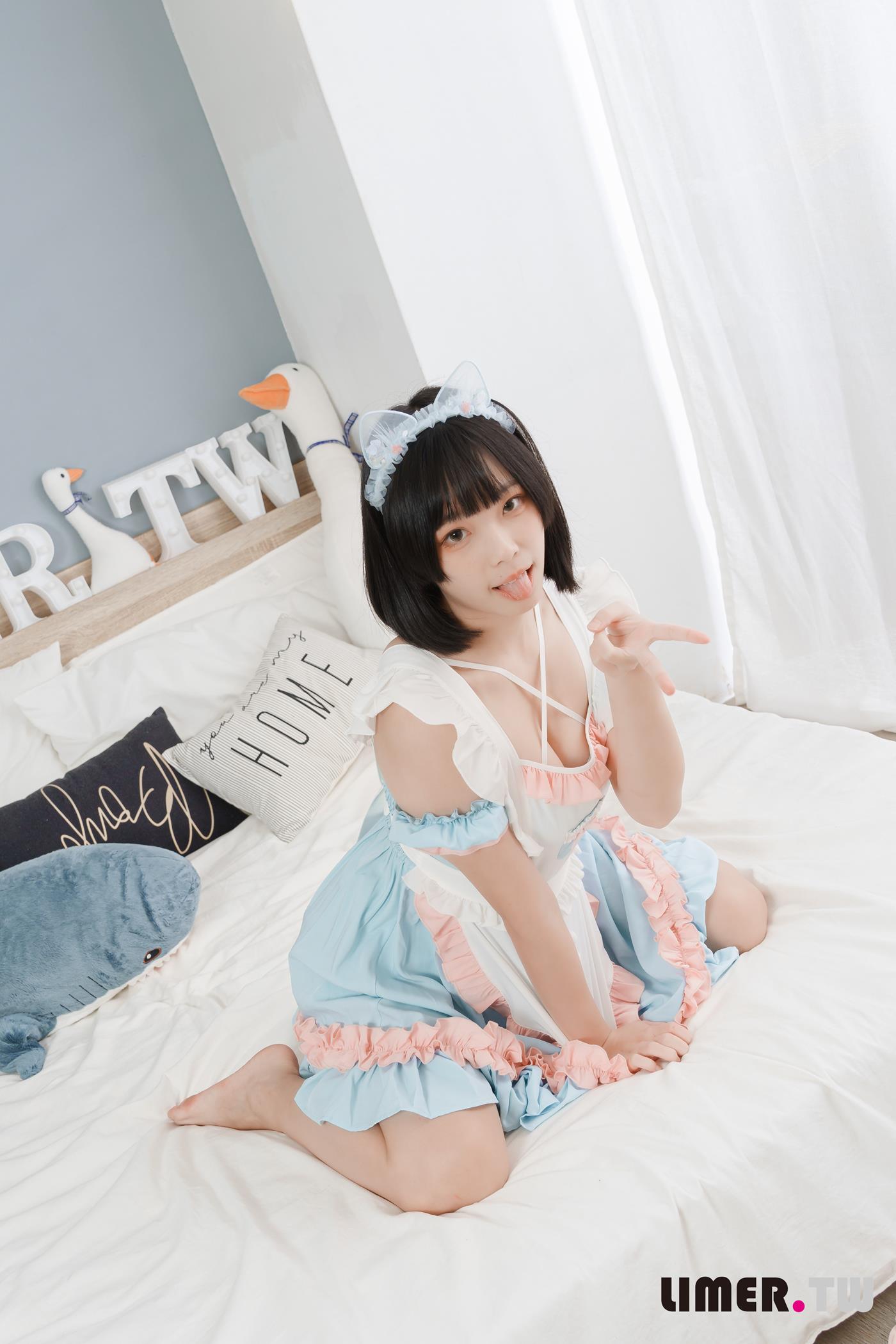 图片[60]-Limerence原创 NO.055 之之 女仆装扮柔嫩欧派与裸足 请主人享用[170P] – 速更版-美库