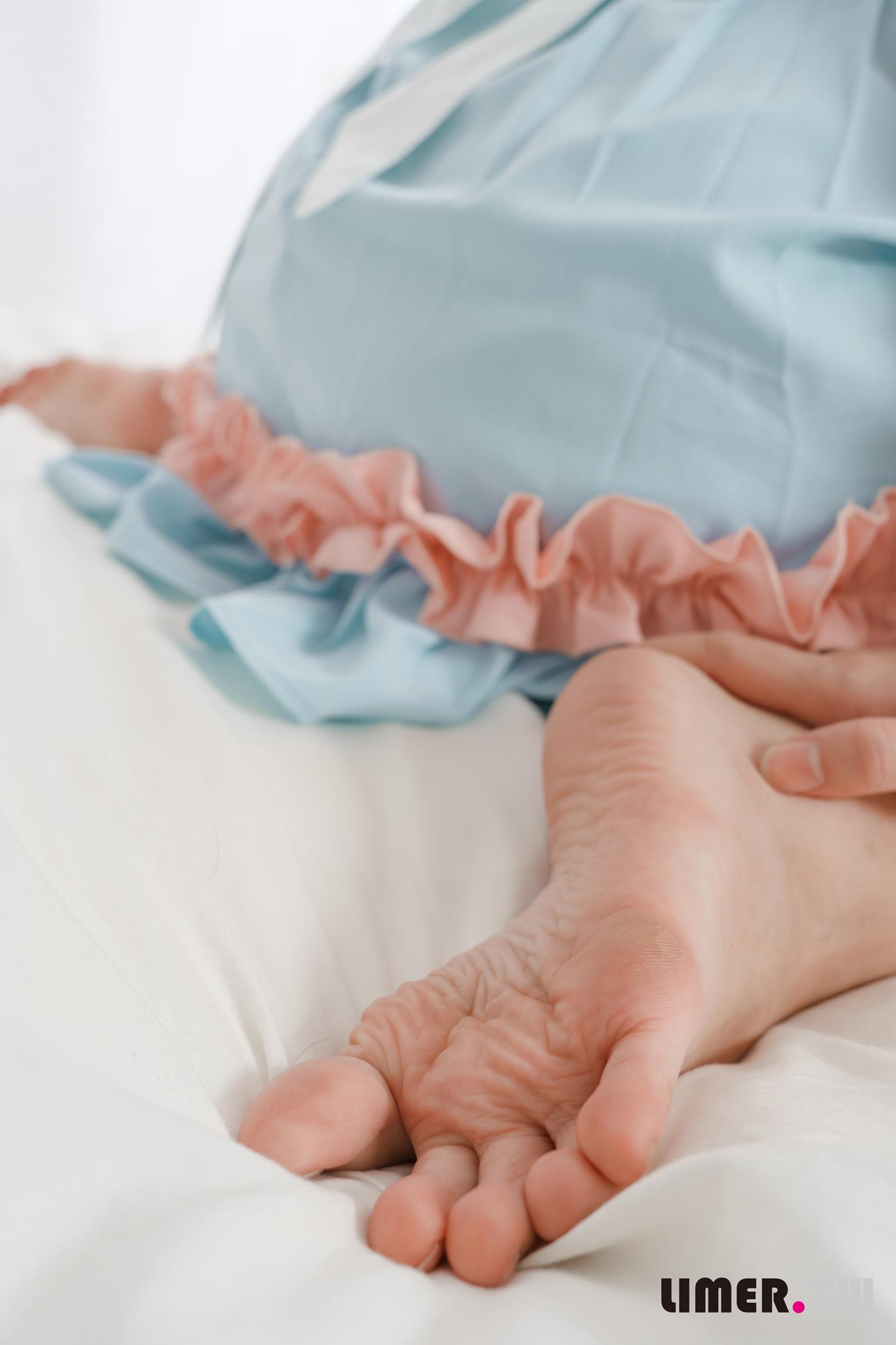 图片[64]-Limerence原创 NO.055 之之 女仆装扮柔嫩欧派与裸足 请主人享用[170P] – 速更版-美库