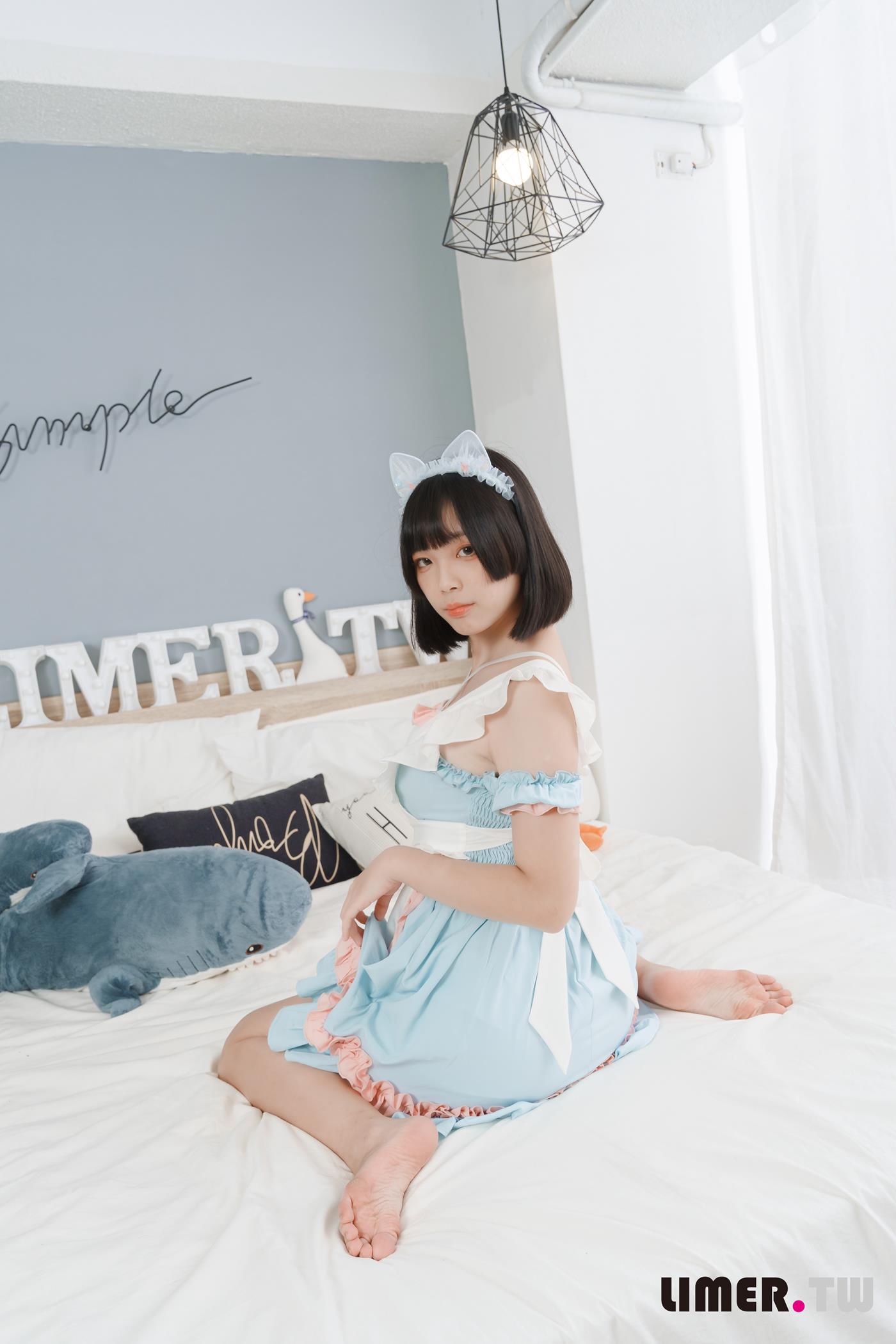 图片[67]-Limerence原创 NO.055 之之 女仆装扮柔嫩欧派与裸足 请主人享用[170P] – 速更版-美库