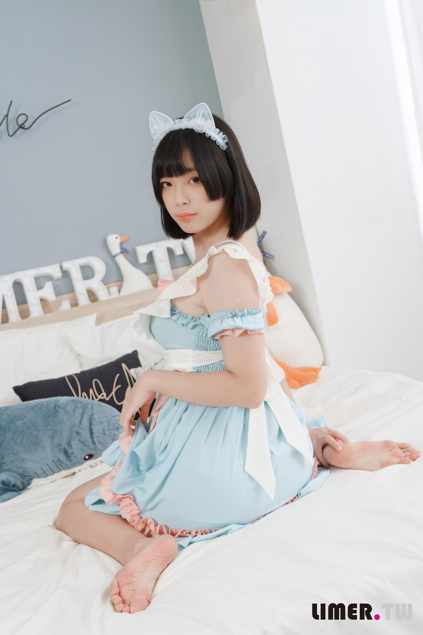 图片[68]-Limerence原创 NO.055 之之 女仆装扮柔嫩欧派与裸足 请主人享用[170P] – 速更版-美库