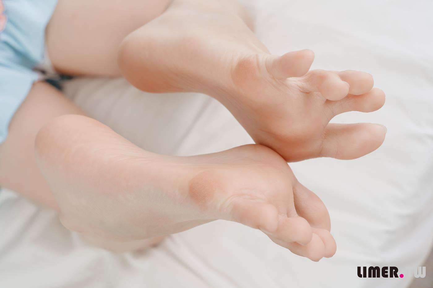 图片[91]-Limerence原创 NO.055 之之 女仆装扮柔嫩欧派与裸足 请主人享用[170P] – 速更版-美库