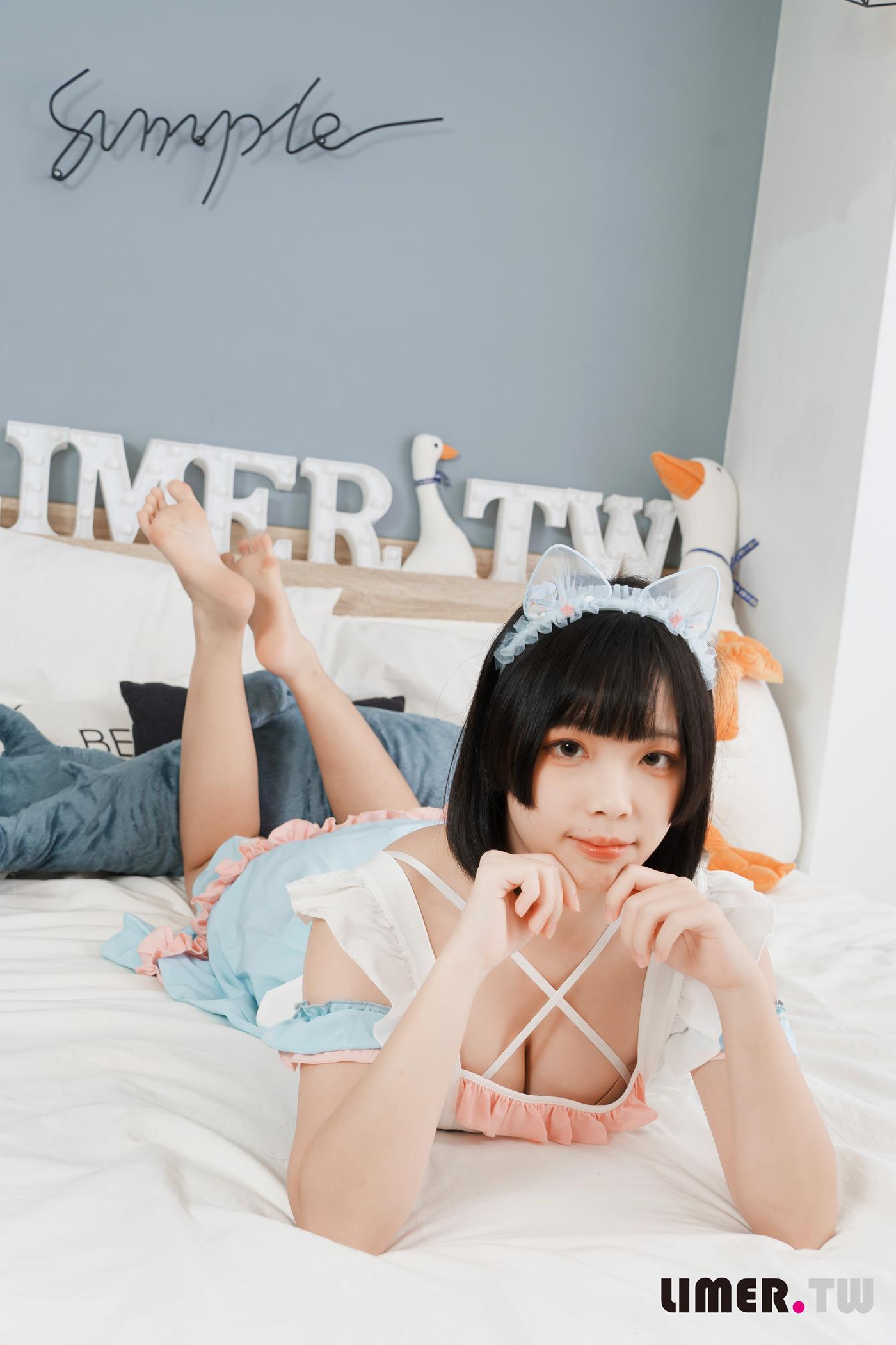 图片[100]-Limerence原创 NO.055 之之 女仆装扮柔嫩欧派与裸足 请主人享用[170P] – 速更版-美库