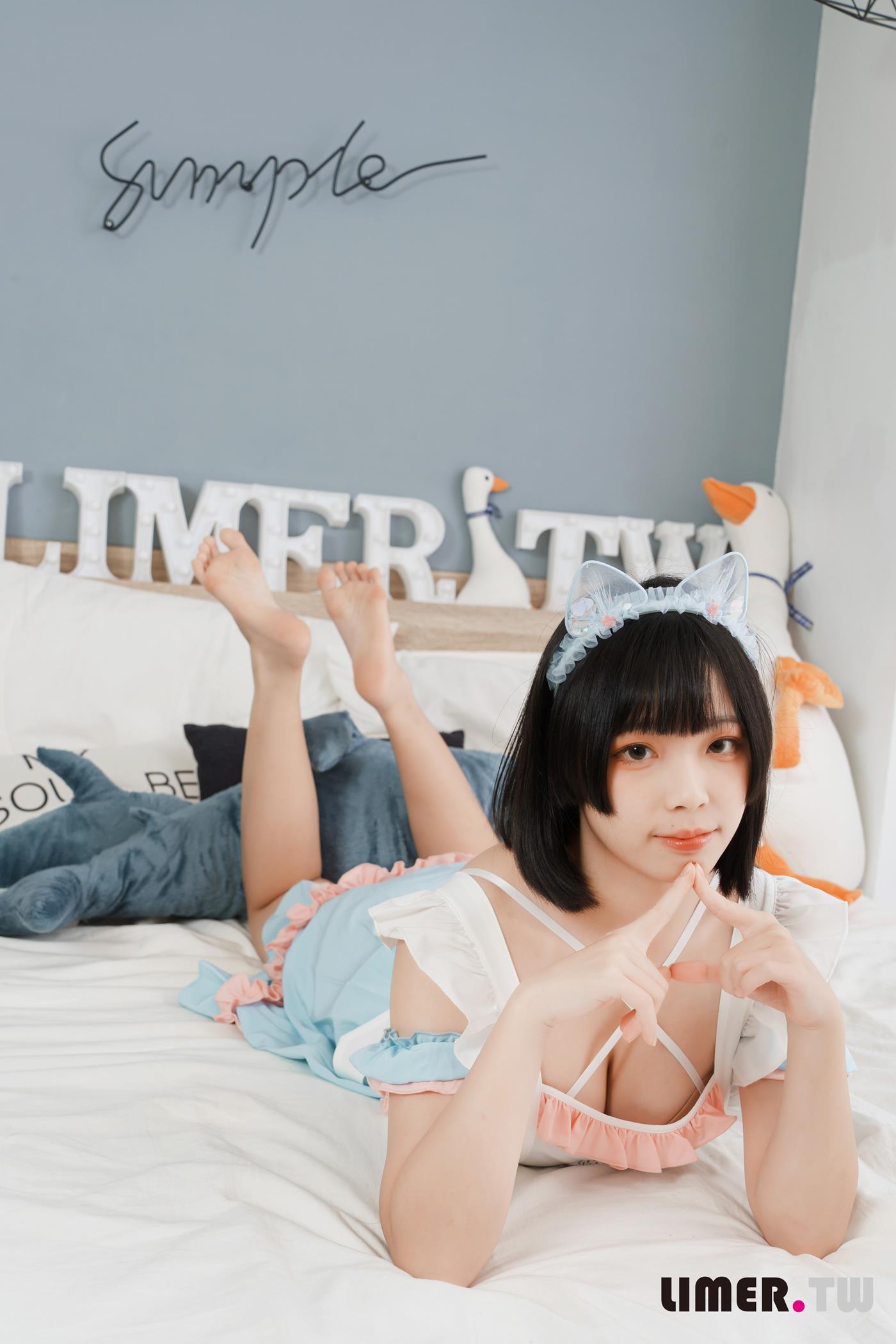 图片[101]-Limerence原创 NO.055 之之 女仆装扮柔嫩欧派与裸足 请主人享用[170P] – 速更版-美库