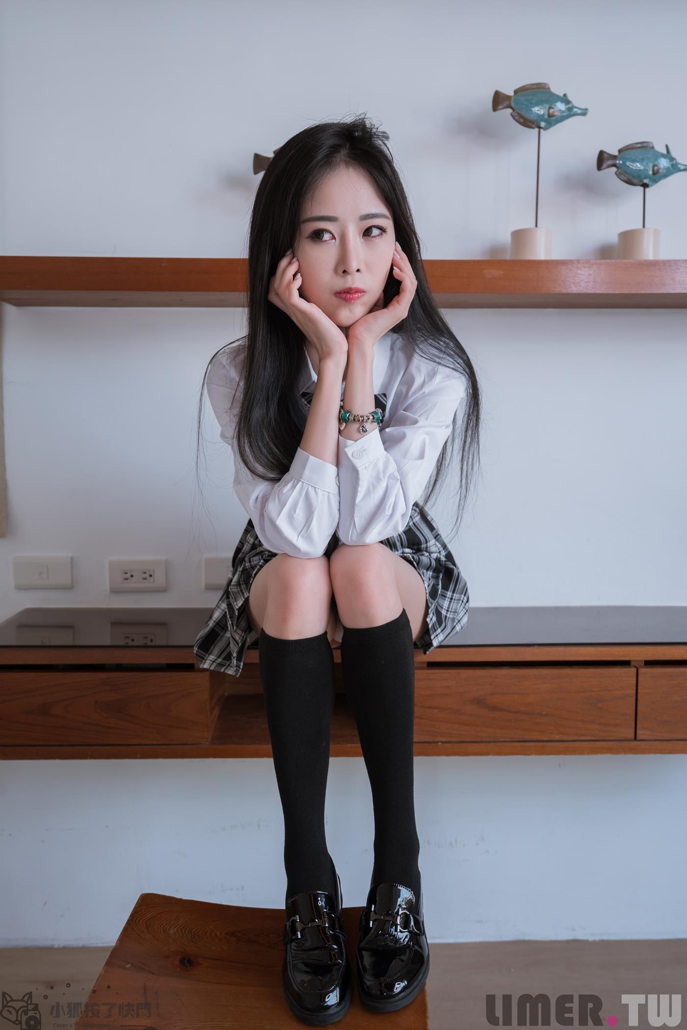 图片[11]-Limerence原创 NO.056 娜娜女王 放学回到家就有整床的零食 一个人吃不完啊[126P] – 速更版-美库