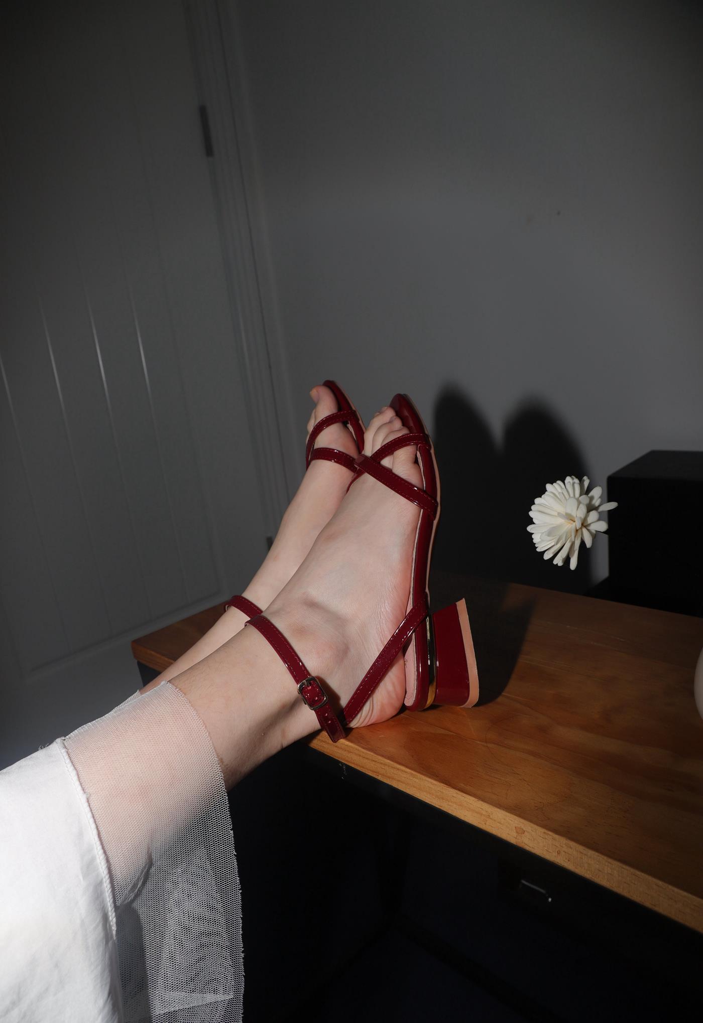 图片[23]-[Pary学生模拍] No.043 大美女琪琪回归献上38码雪白大美jiao [121P] – 速更版-美库