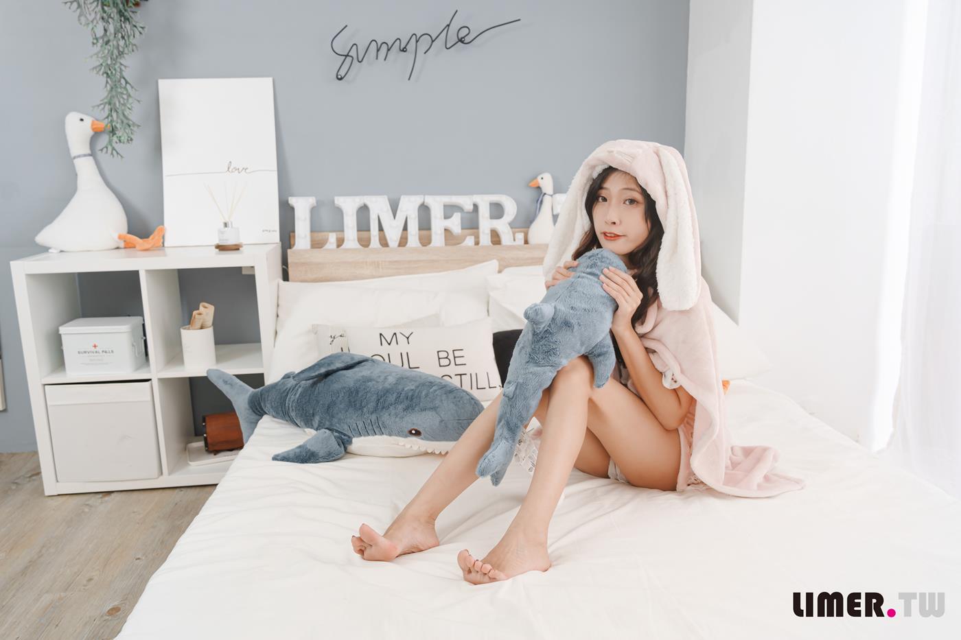 图片[18]-Limerence原创 NO.057 Yumi 变身可爱兔兔送裸足来拜年[165P] – 速更版-美库