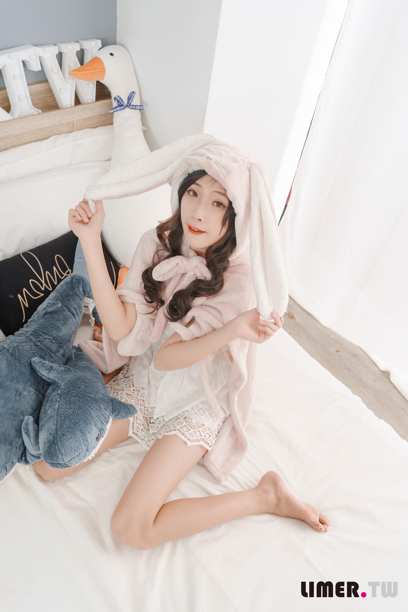 图片[51]-Limerence原创 NO.057 Yumi 变身可爱兔兔送裸足来拜年[165P] – 速更版-美库