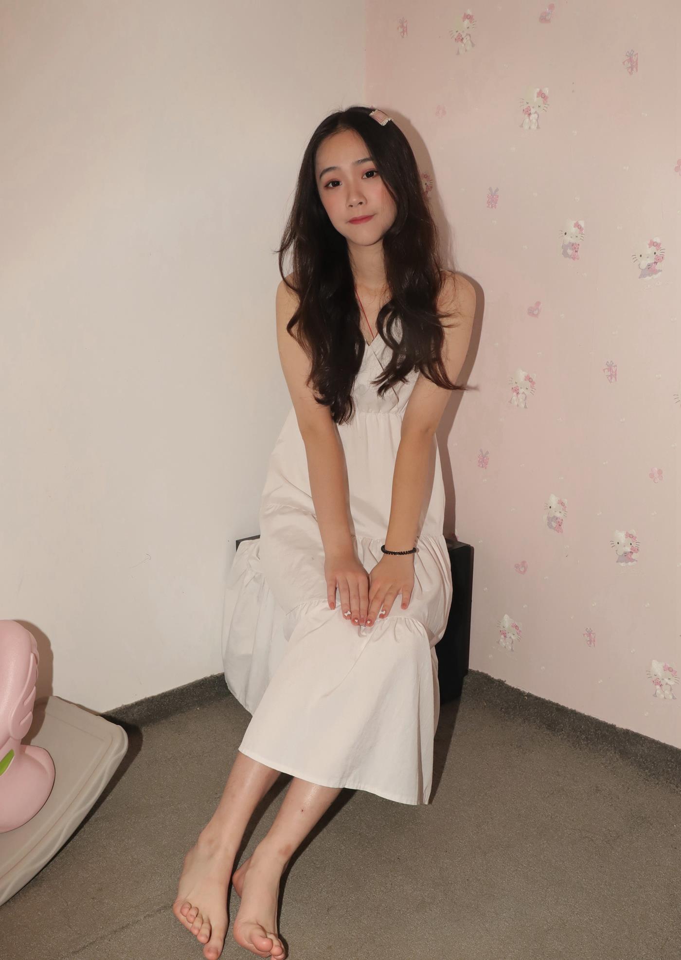 图片[117]-[Pary学生模拍] No.043 大美女琪琪回归献上38码雪白大美jiao [121P] – 速更版-美库