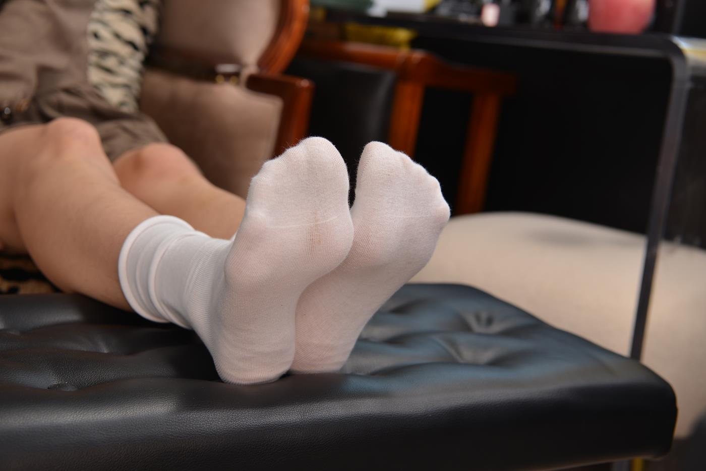 图片[10]-Sexy Asian Girls Feet – NO.027 小雅展示她的39码大脚丫棉袜裸足[214P] – 速更版-美库