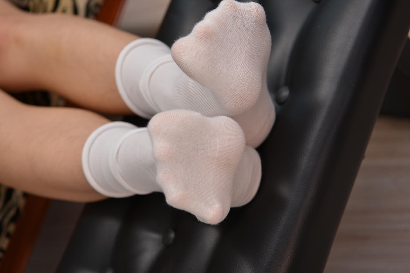 图片[13]-Sexy Asian Girls Feet – NO.027 小雅展示她的39码大脚丫棉袜裸足[214P] – 速更版-美库