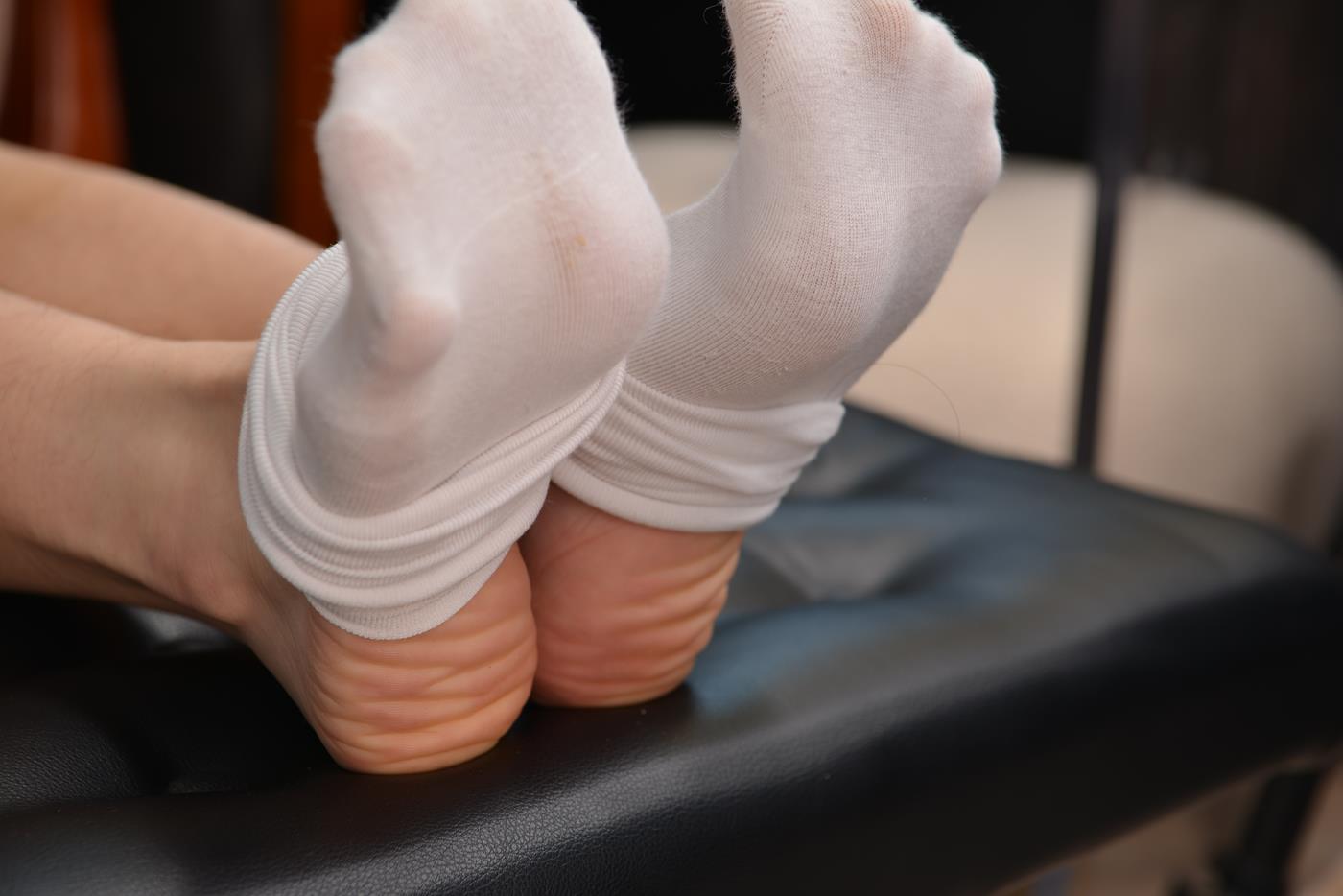 图片[25]-Sexy Asian Girls Feet – NO.027 小雅展示她的39码大脚丫棉袜裸足[214P] – 速更版-美库