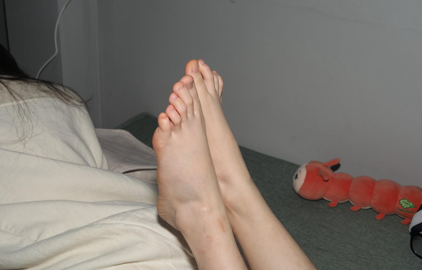 图片[23]-[Pary学生模拍] No.046 大美女琪琪脚底大餐，近距离脚底特写 [130P] – 速更版-美库