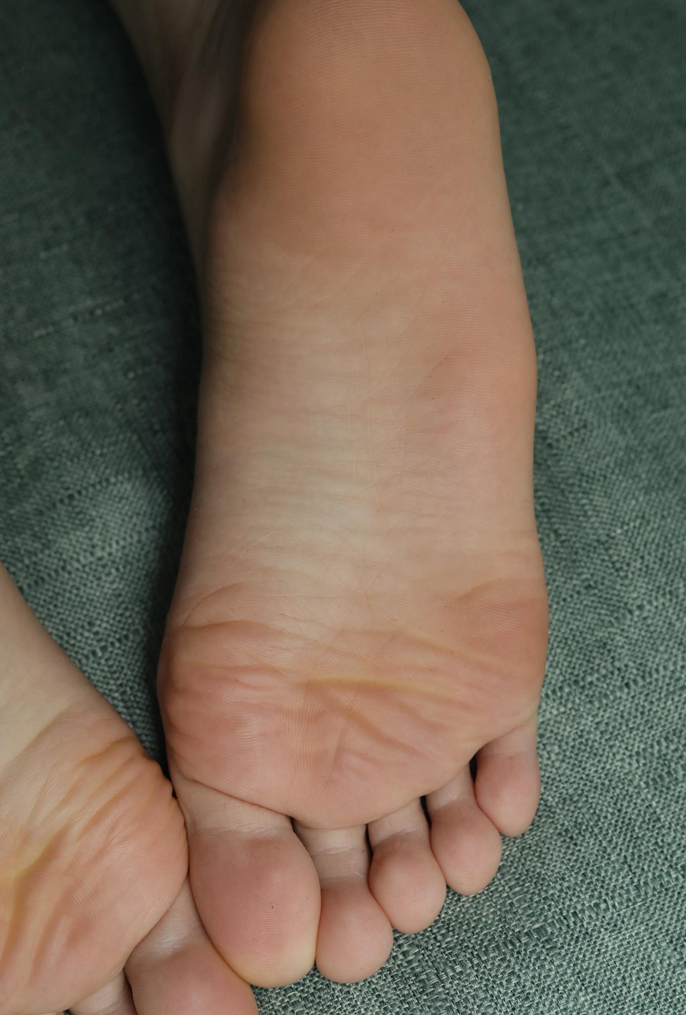 图片[86]-[Pary学生模拍] No.046 大美女琪琪脚底大餐，近距离脚底特写 [130P] – 速更版-美库