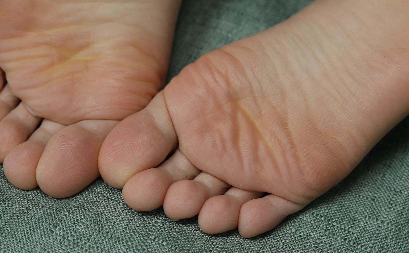 图片[94]-[Pary学生模拍] No.046 大美女琪琪脚底大餐，近距离脚底特写 [130P] – 速更版-美库