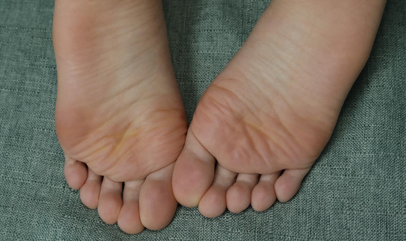 图片[97]-[Pary学生模拍] No.046 大美女琪琪脚底大餐，近距离脚底特写 [130P] – 速更版-美库