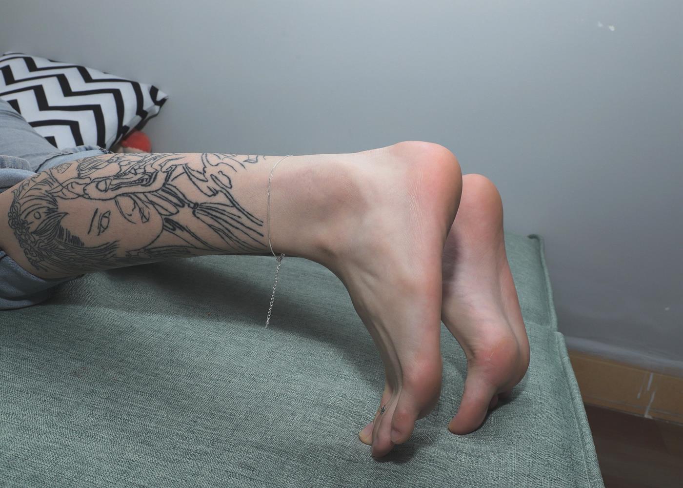 图片[50]-[Pary学生模拍] No.047 大美女婉华再次展示39码超白大美jiao [120P] – 速更版-美库