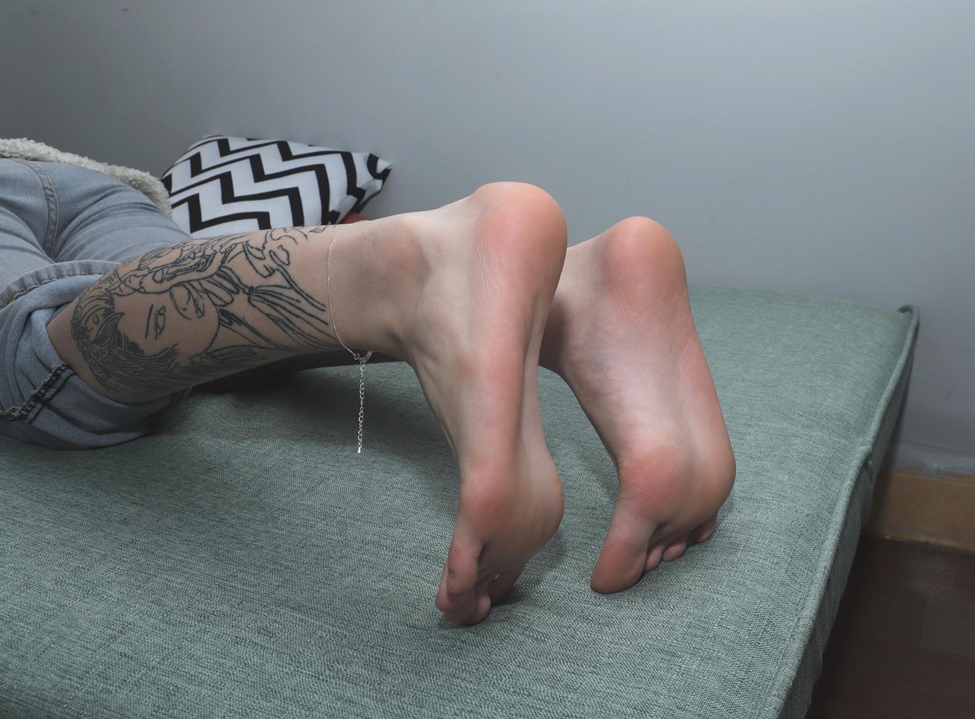 图片[51]-[Pary学生模拍] No.047 大美女婉华再次展示39码超白大美jiao [120P] – 速更版-美库