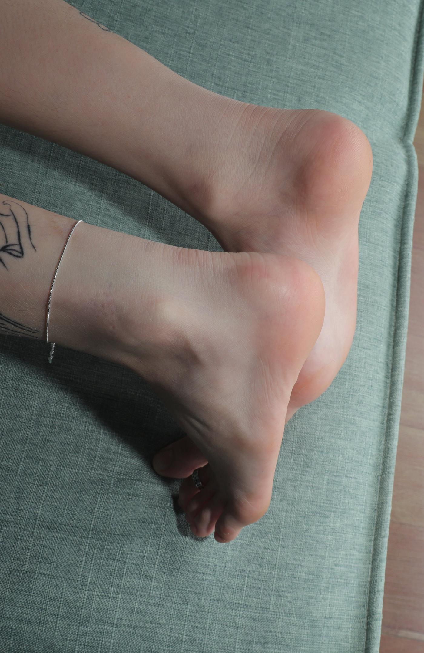 图片[58]-[Pary学生模拍] No.047 大美女婉华再次展示39码超白大美jiao [120P] – 速更版-美库