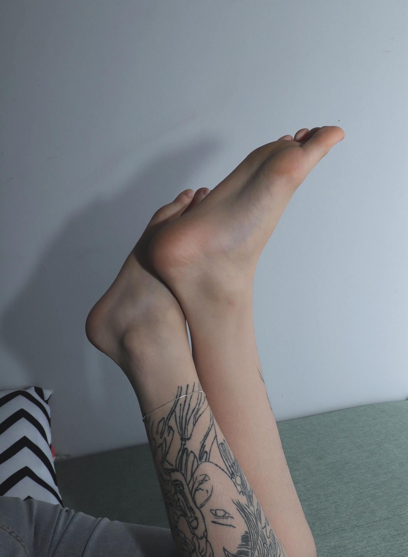 图片[62]-[Pary学生模拍] No.047 大美女婉华再次展示39码超白大美jiao [120P] – 速更版-美库