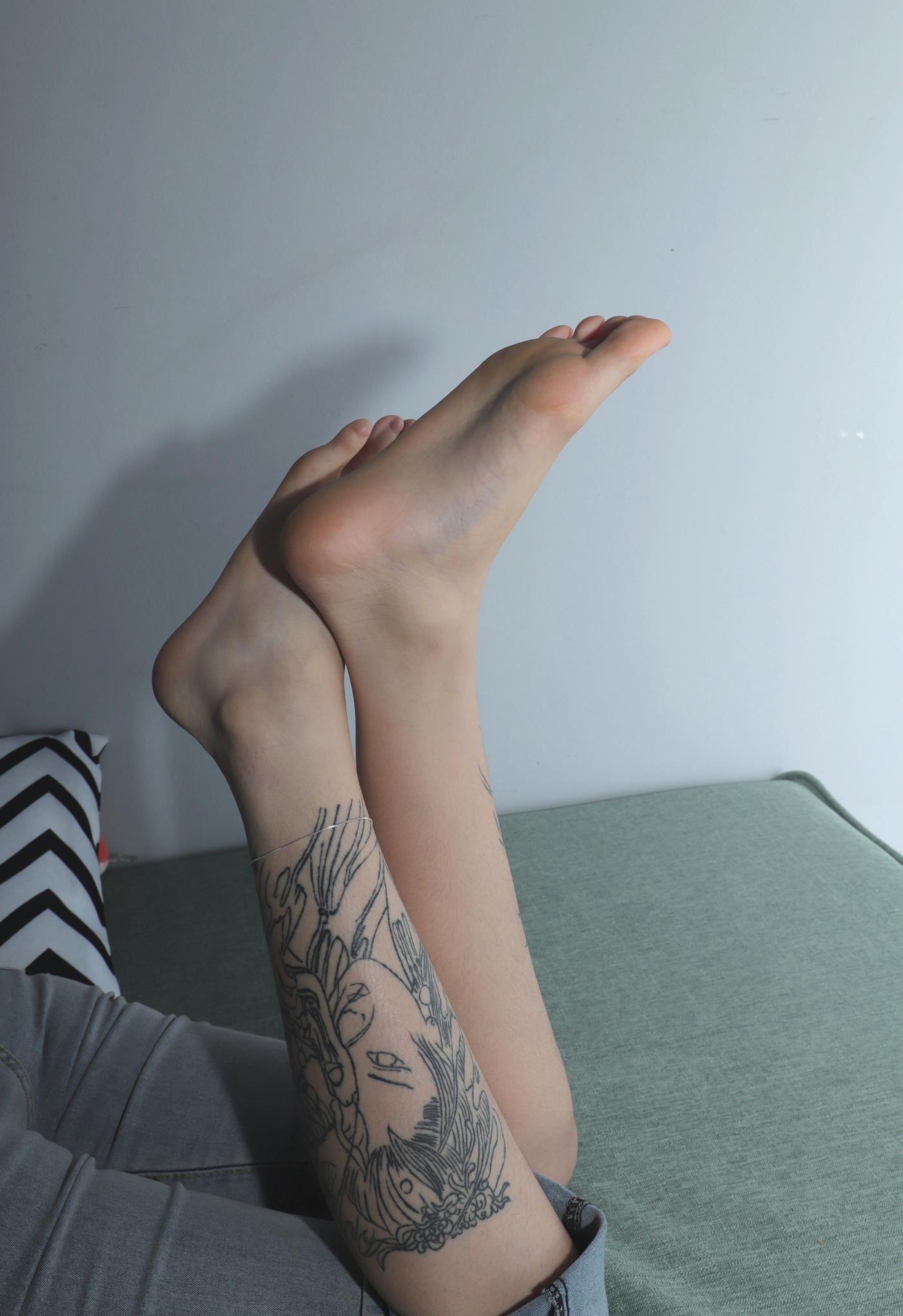 图片[63]-[Pary学生模拍] No.047 大美女婉华再次展示39码超白大美jiao [120P] – 速更版-美库