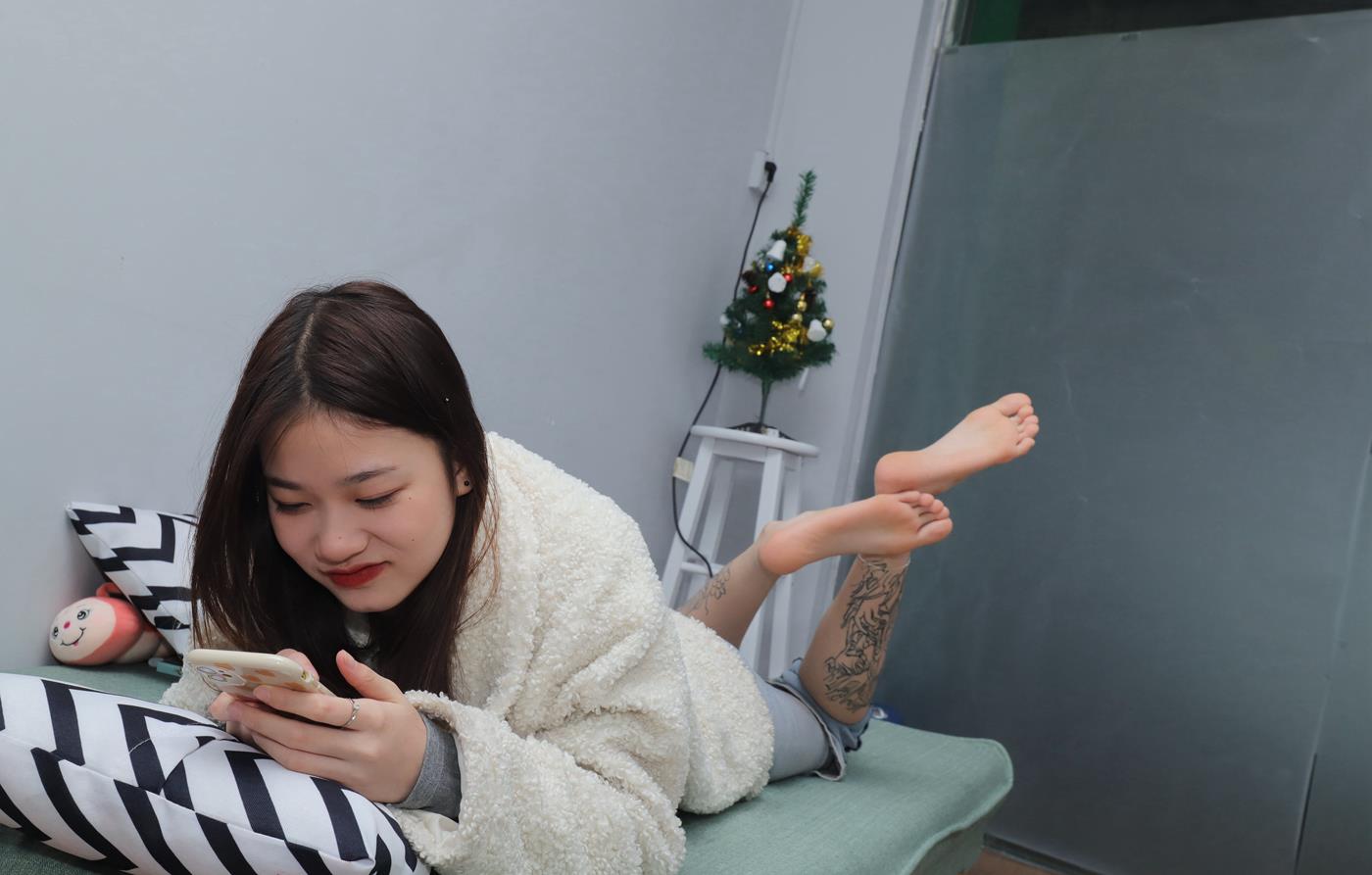 图片[78]-[Pary学生模拍] No.047 大美女婉华再次展示39码超白大美jiao [120P] – 速更版-美库