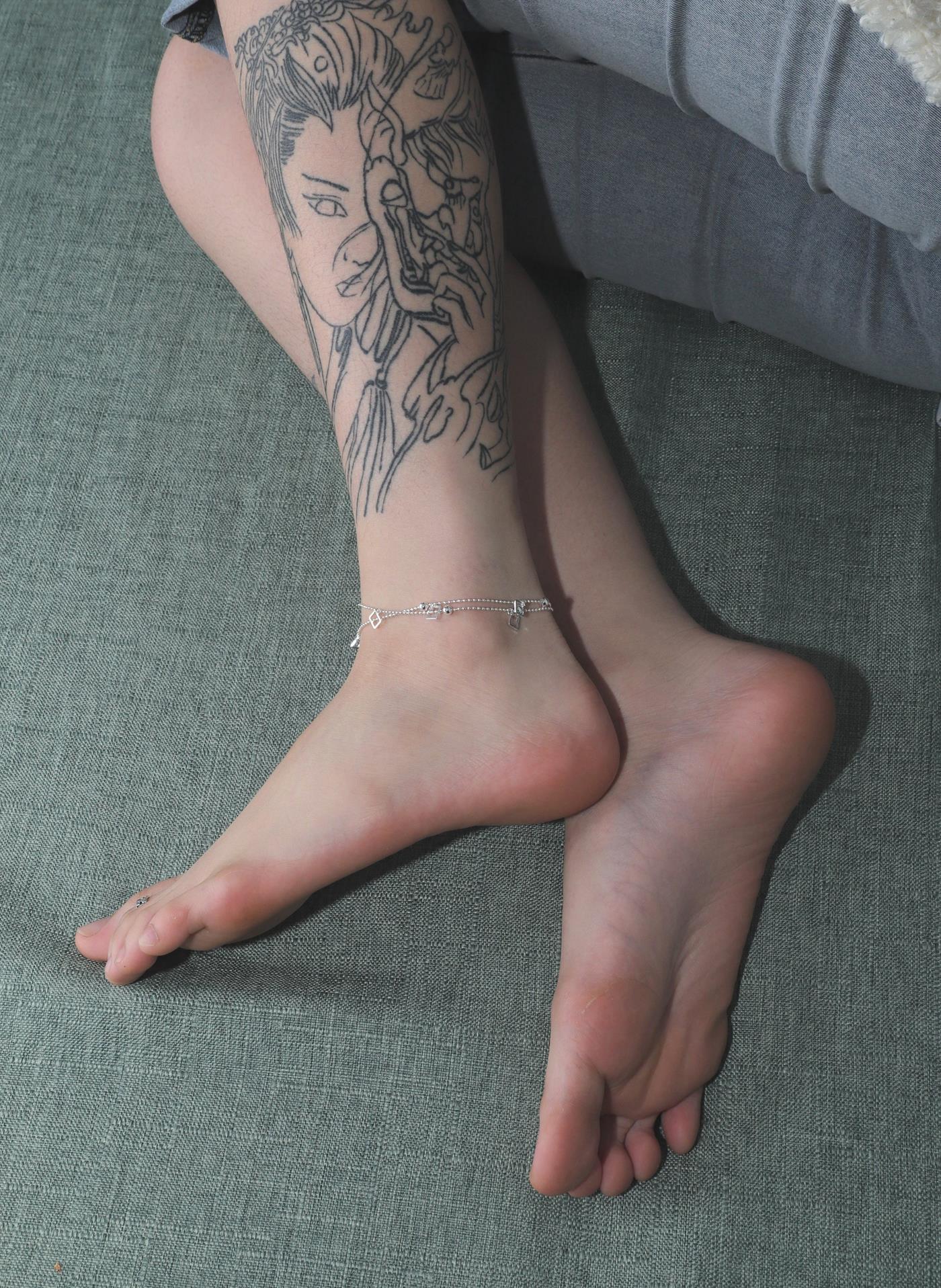 图片[99]-[Pary学生模拍] No.047 大美女婉华再次展示39码超白大美jiao [120P] – 速更版-美库