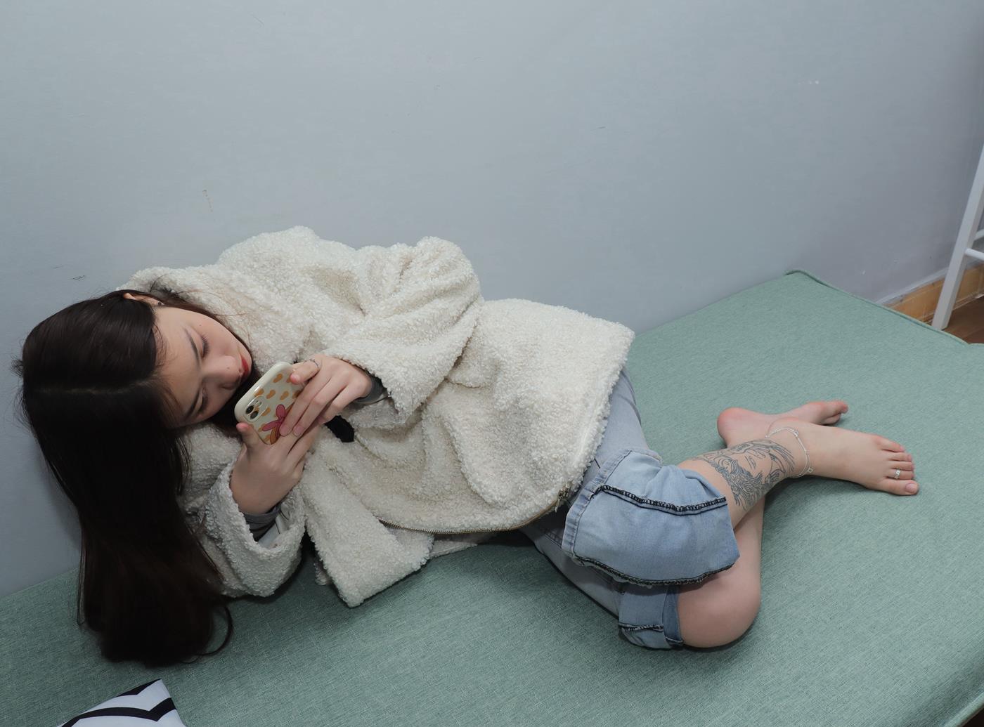 图片[101]-[Pary学生模拍] No.047 大美女婉华再次展示39码超白大美jiao [120P] – 速更版-美库