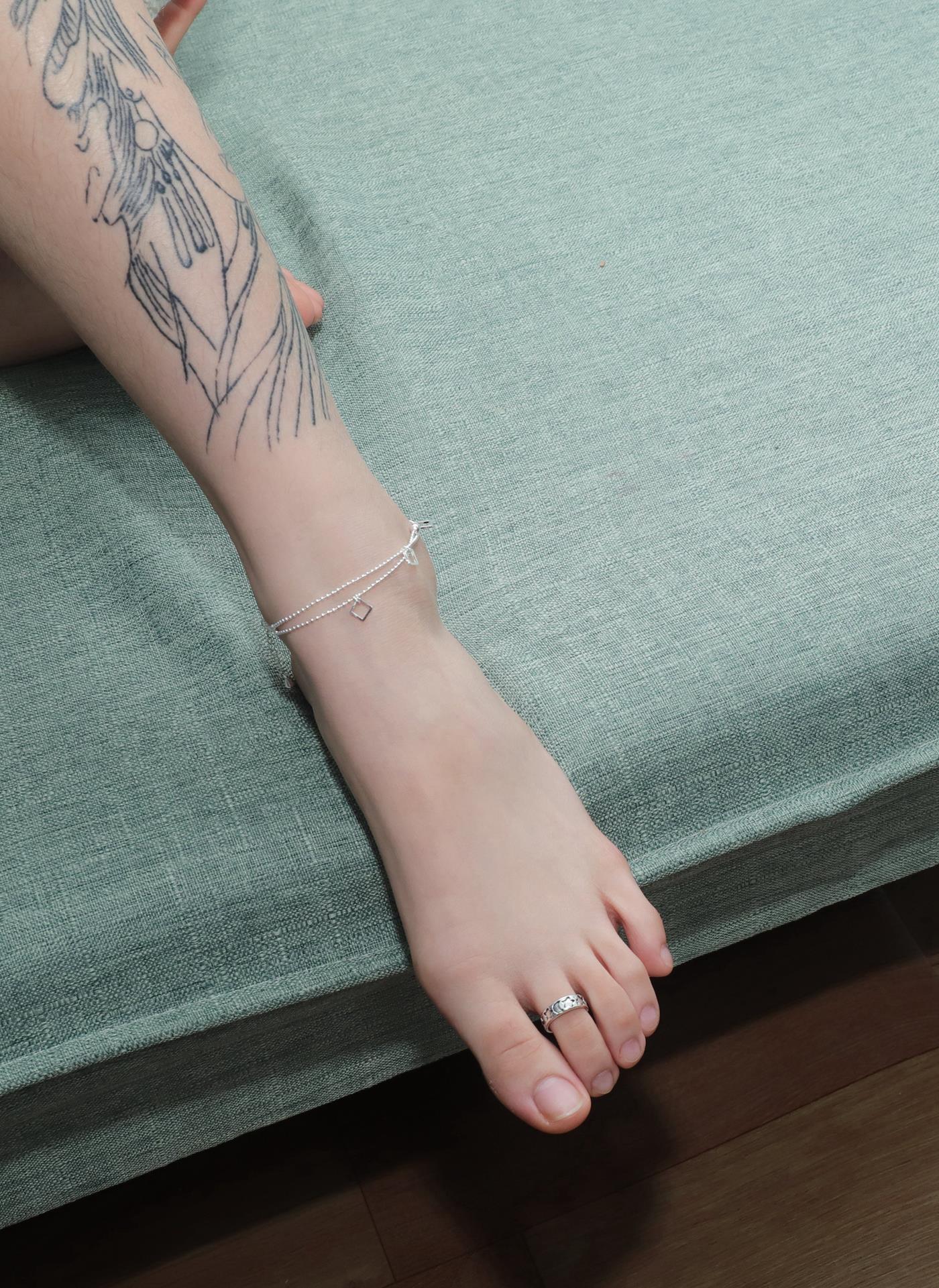 图片[111]-[Pary学生模拍] No.047 大美女婉华再次展示39码超白大美jiao [120P] – 速更版-美库