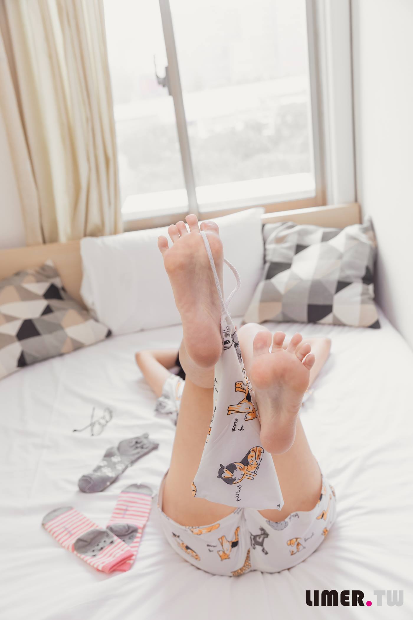 图片[10]-Limerence原创 NO.058 偷看熟睡凯西的小巧裸足[200P] – 速更版-美库