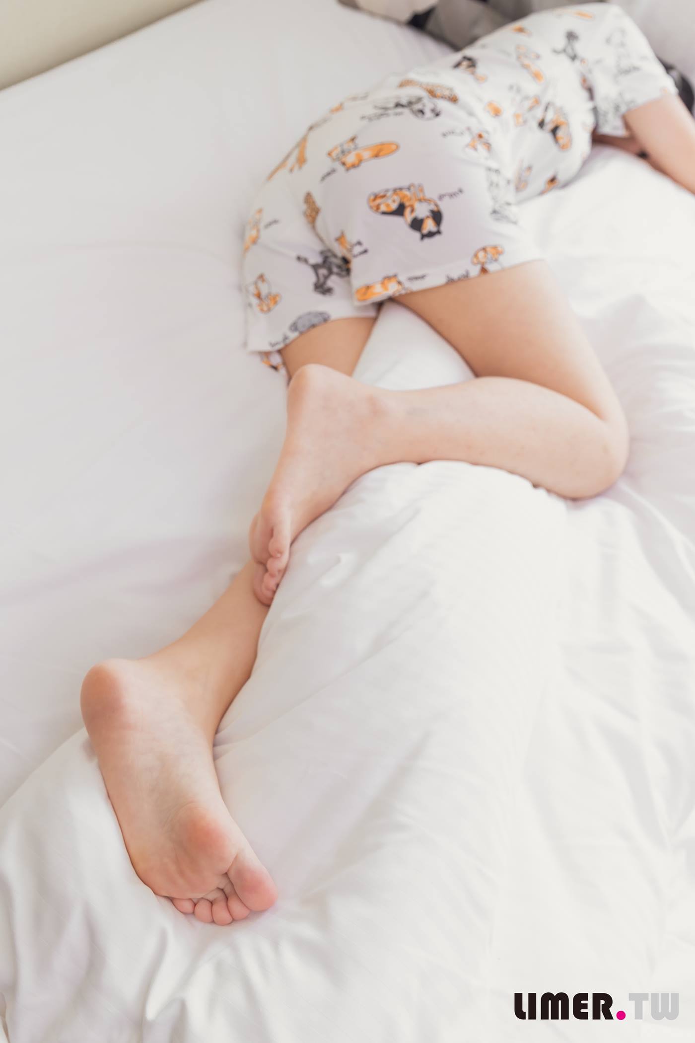 图片[21]-Limerence原创 NO.058 偷看熟睡凯西的小巧裸足[200P] – 速更版-美库