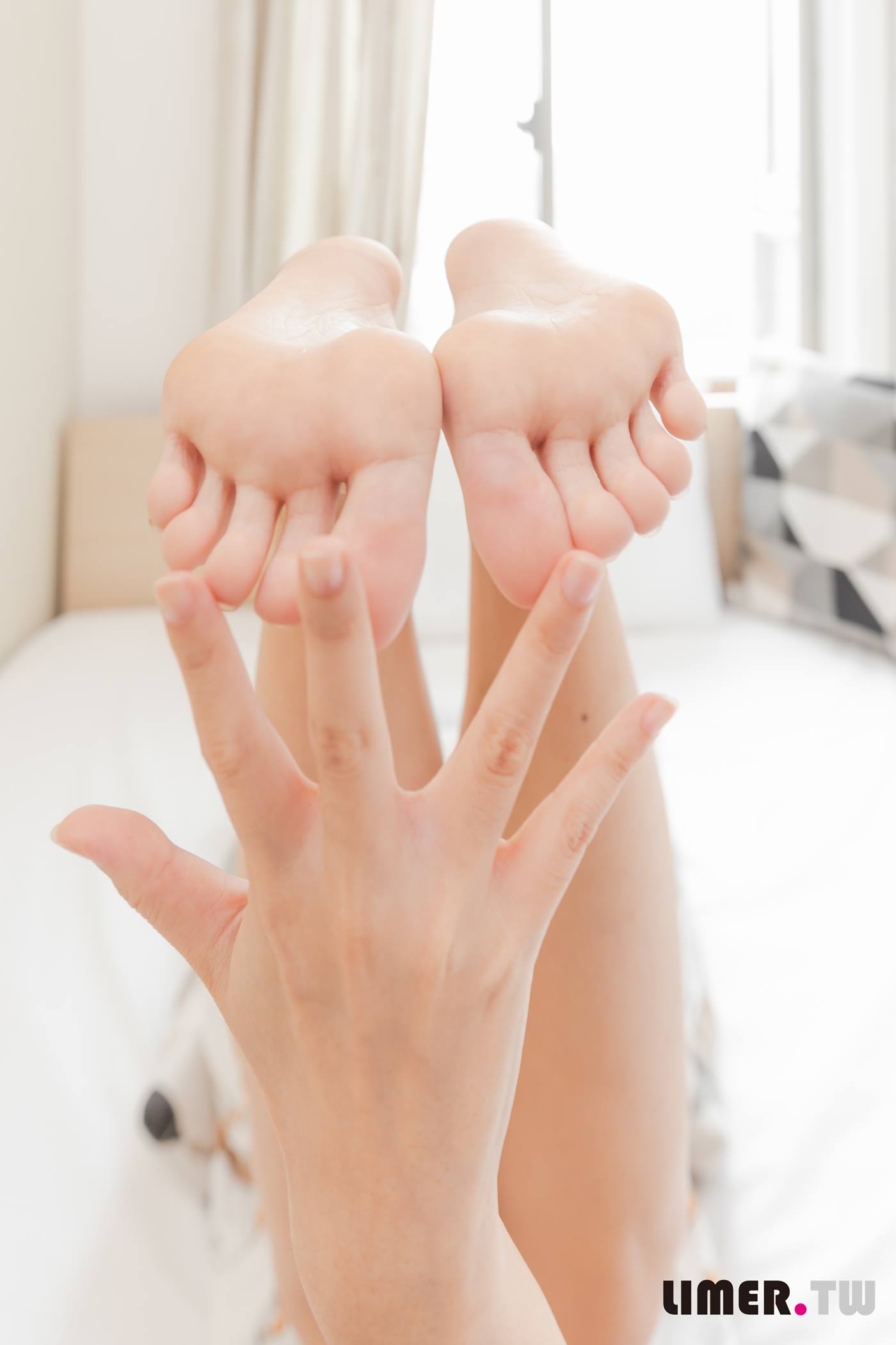 图片[88]-Limerence原创 NO.058 偷看熟睡凯西的小巧裸足[200P] – 速更版-美库