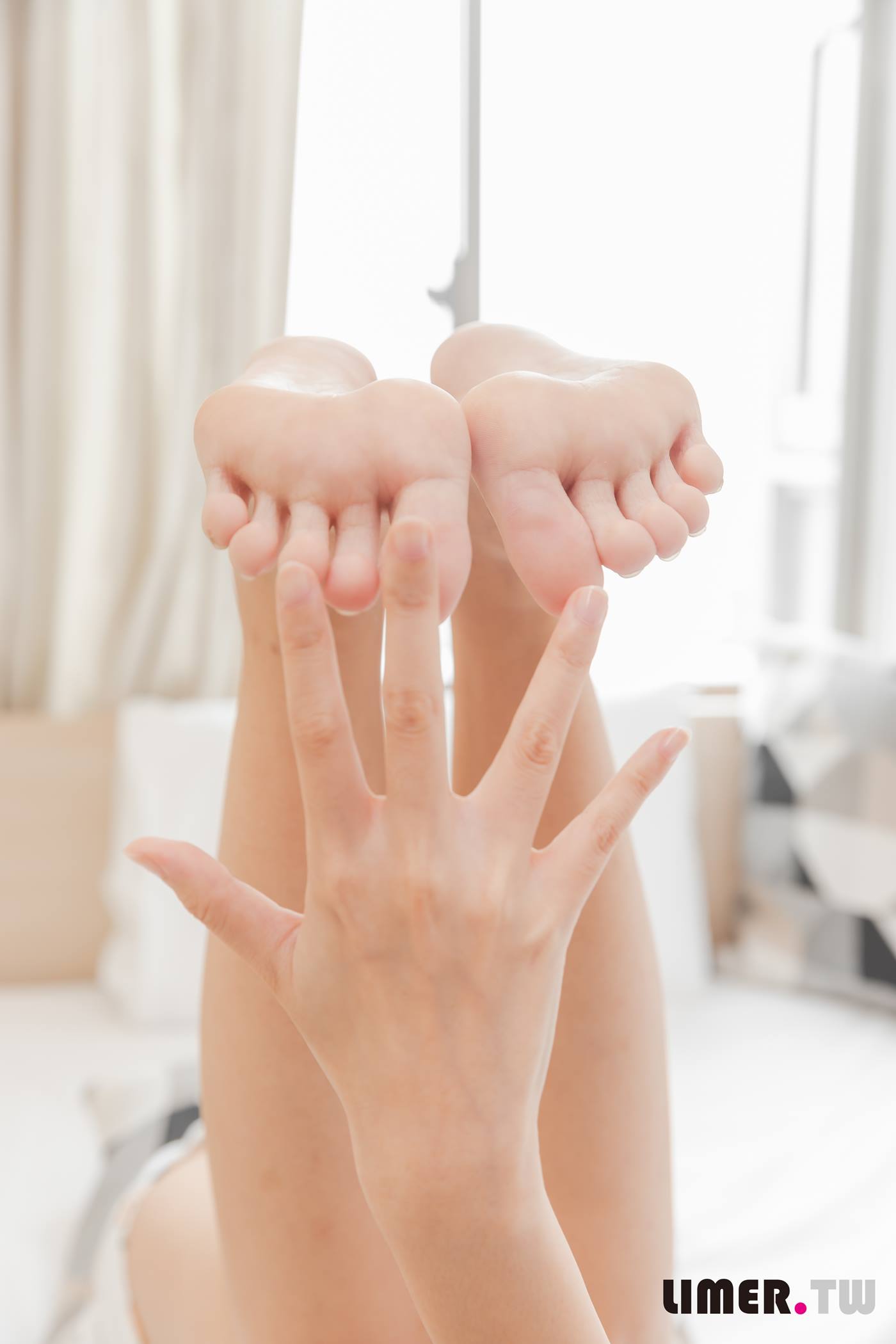 图片[89]-Limerence原创 NO.058 偷看熟睡凯西的小巧裸足[200P] – 速更版-美库