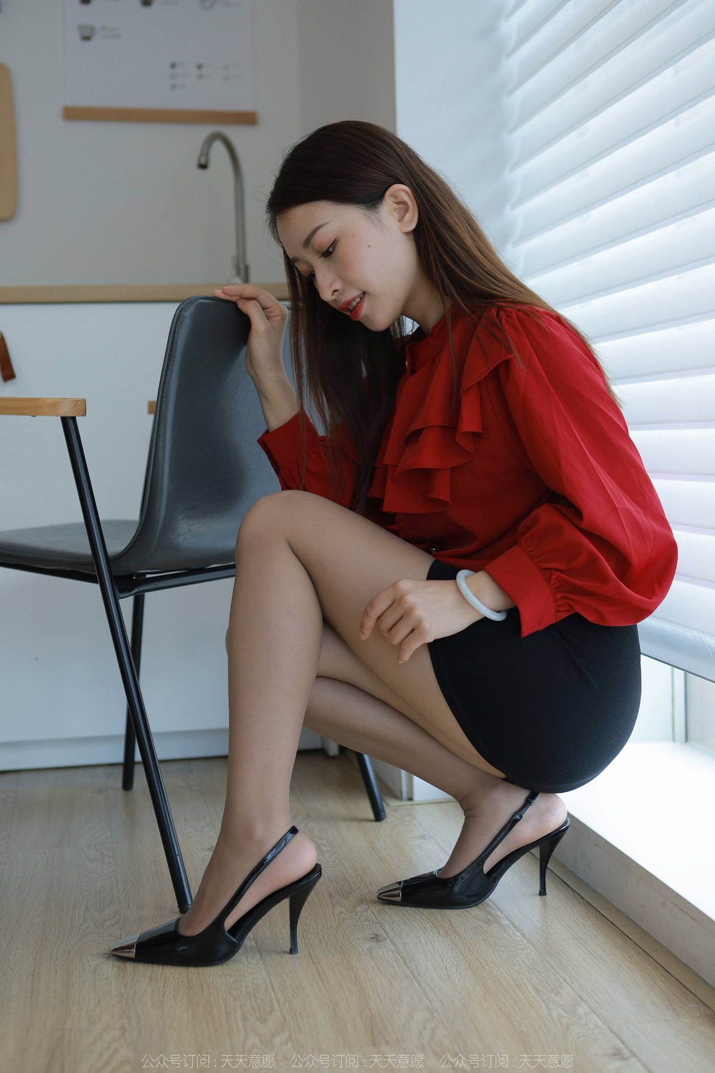 图片[42]-[IESS异思趣向] 2022.09.02 丝享家1195：小婕《红色暗示》[96P] – 速更版-美库