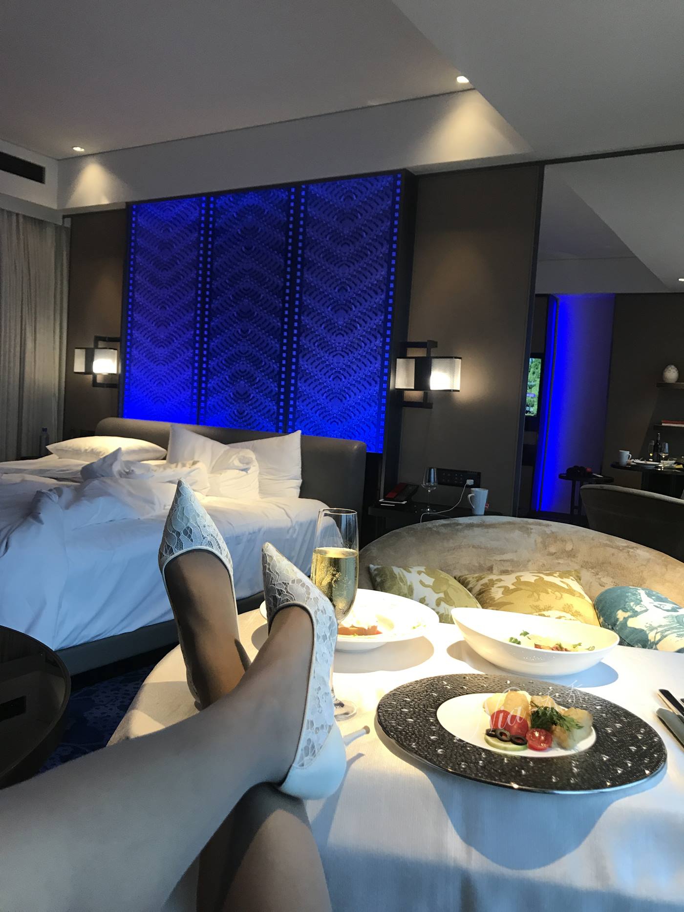 图片[108]-安乔乔儿(Nia乔乔)  出差刚到酒店呀[118P] – 速更版-美库