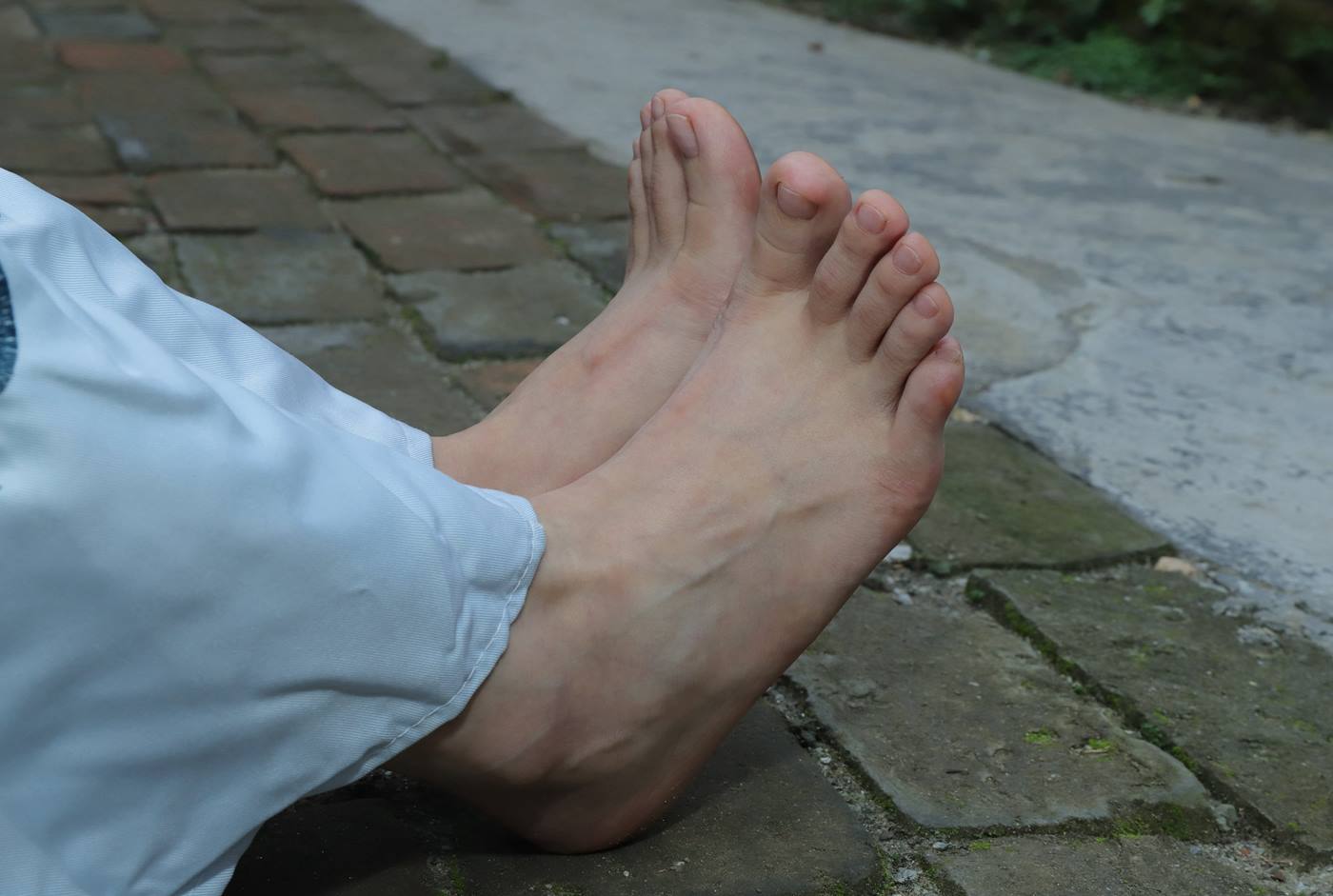 图片[10]-[Pary学生模拍] No.049 极品美女小芳穿上汉服古镇赤脚 [151P] – 速更版-美库