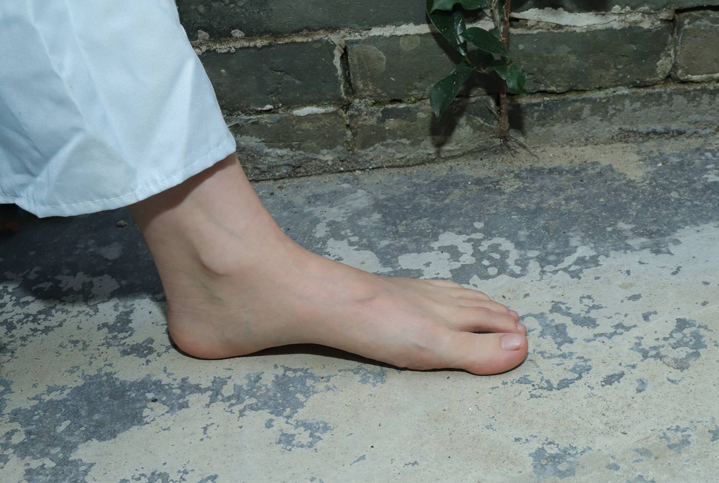 图片[30]-[Pary学生模拍] No.049 极品美女小芳穿上汉服古镇赤脚 [151P] – 速更版-美库