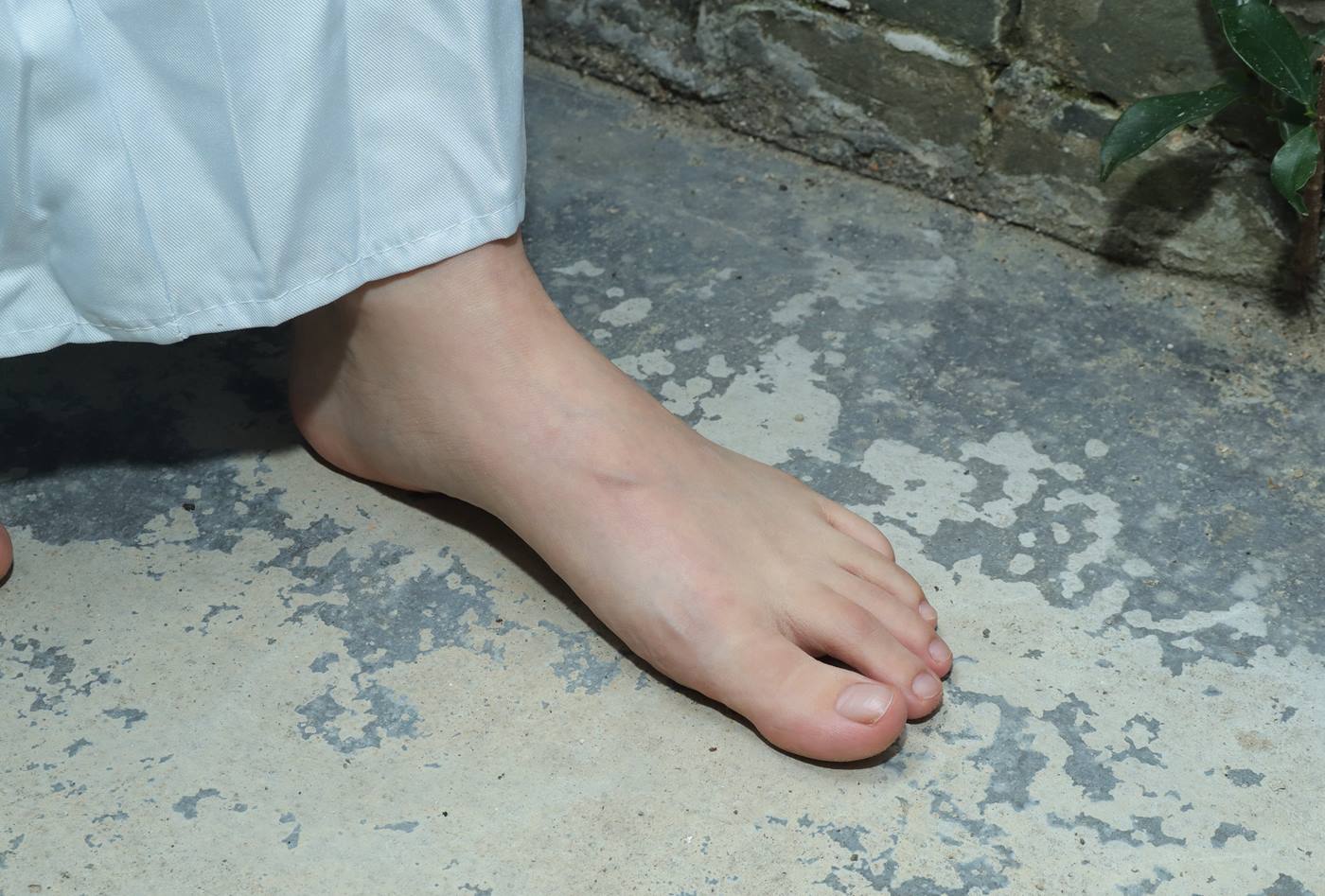 图片[31]-[Pary学生模拍] No.049 极品美女小芳穿上汉服古镇赤脚 [151P] – 速更版-美库