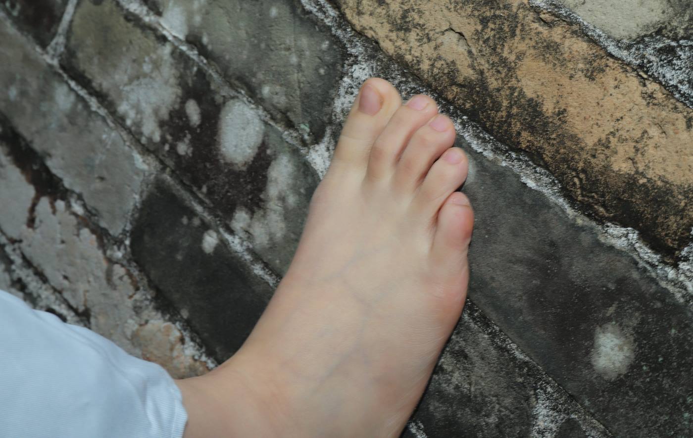 图片[59]-[Pary学生模拍] No.049 极品美女小芳穿上汉服古镇赤脚 [151P] – 速更版-美库