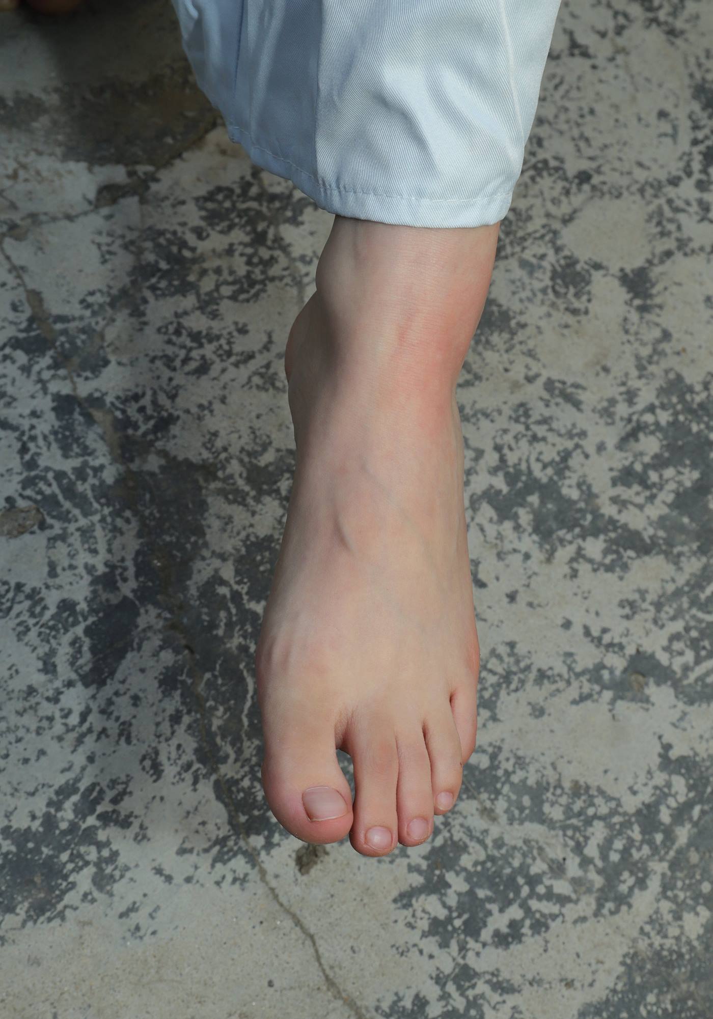 图片[68]-[Pary学生模拍] No.049 极品美女小芳穿上汉服古镇赤脚 [151P] – 速更版-美库