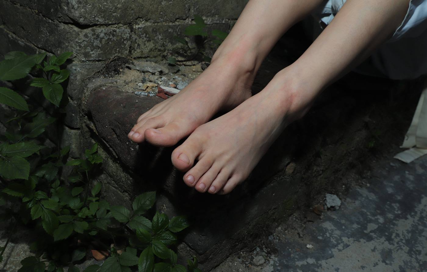 图片[84]-[Pary学生模拍] No.049 极品美女小芳穿上汉服古镇赤脚 [151P] – 速更版-美库