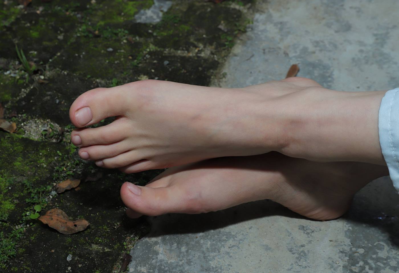 图片[101]-[Pary学生模拍] No.049 极品美女小芳穿上汉服古镇赤脚 [151P] – 速更版-美库