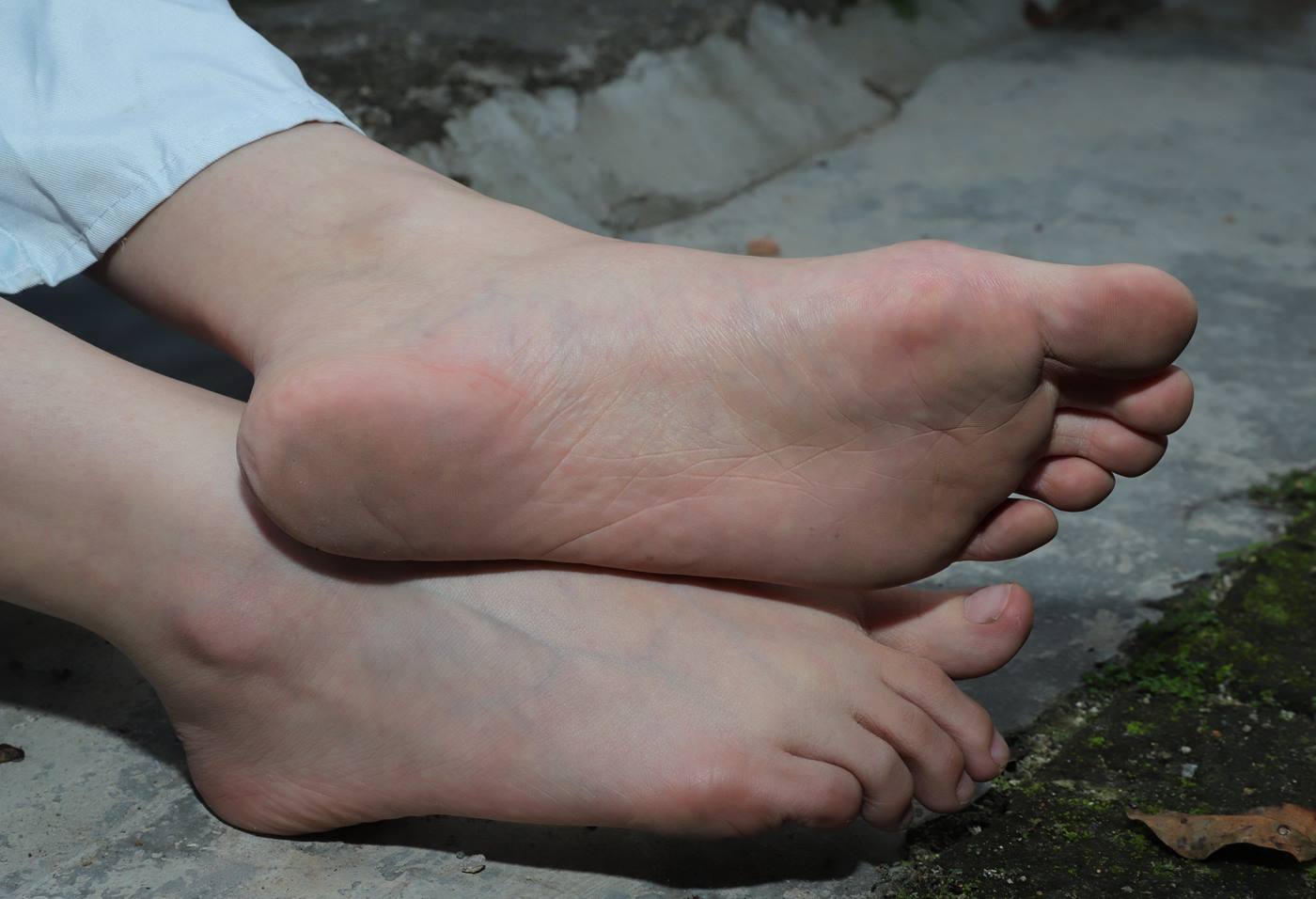 图片[102]-[Pary学生模拍] No.049 极品美女小芳穿上汉服古镇赤脚 [151P] – 速更版-美库