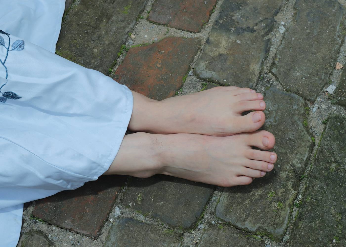 图片[150]-[Pary学生模拍] No.049 极品美女小芳穿上汉服古镇赤脚 [151P] – 速更版-美库